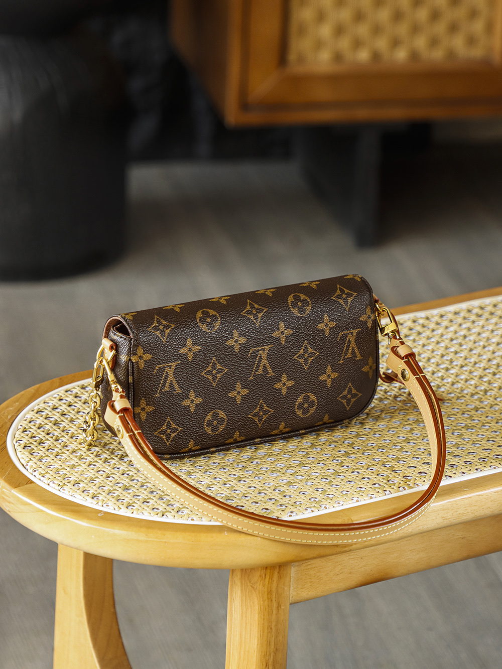 AS LOUIS VUITTON WALLET ON CHAIN IVY  全钢五金 经典老花 印花 拉链 涂层帆布 手提 斜挎单肩包 棕色A0 M81911