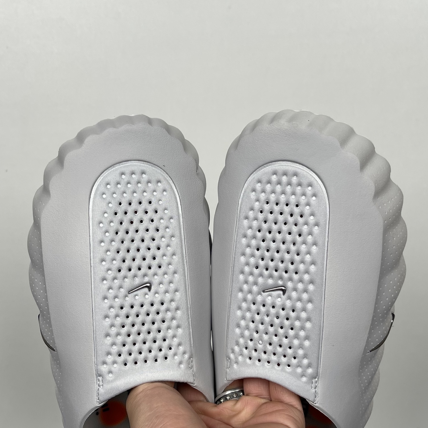 Nike Mind 001 舒适柔软 包头 拖鞋男女同款 浅烟灰色 HQ4307-003 HQ4309-003