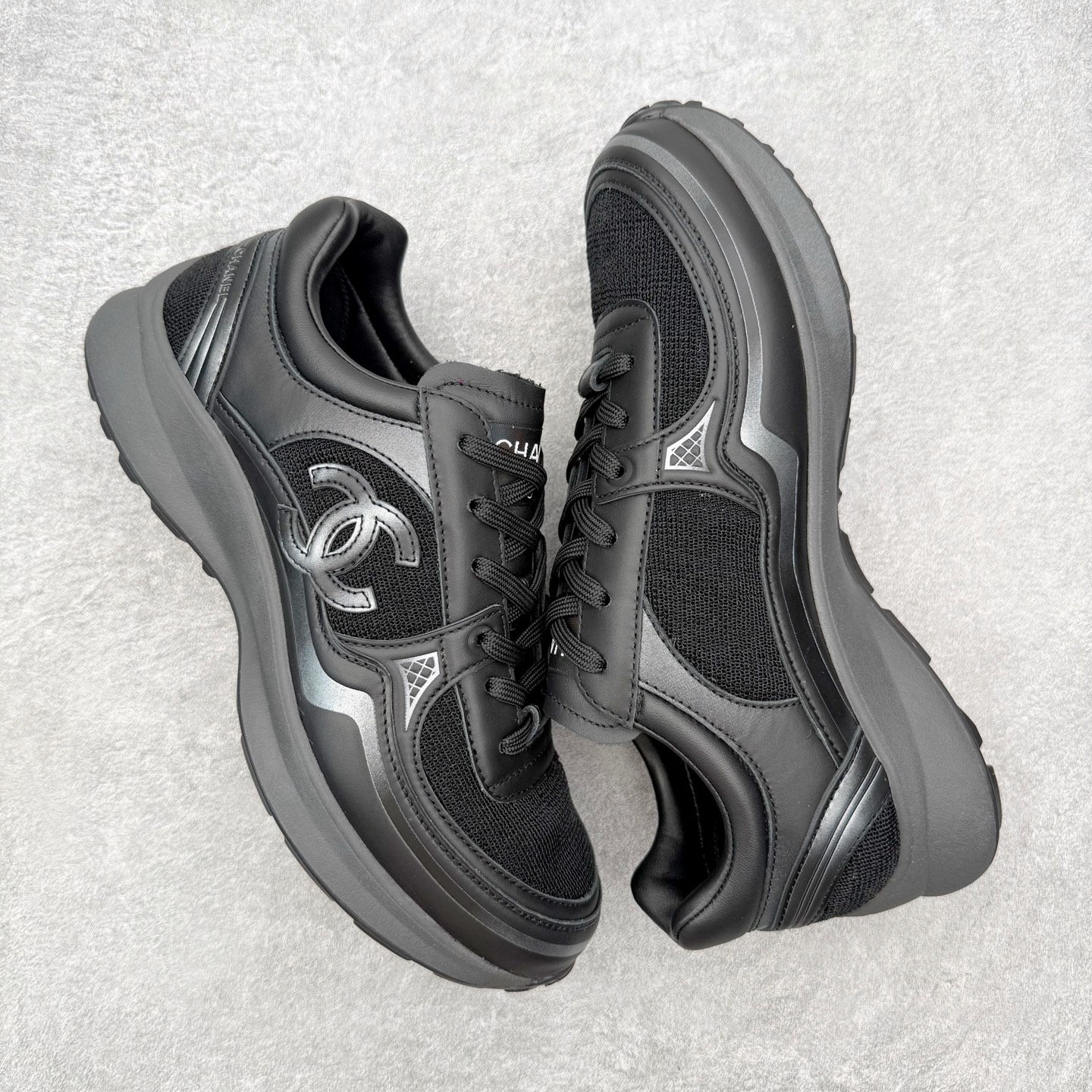 CHANEL 香奈儿 26C 徽标 银灰色 低筒 运动鞋 休闲鞋 跑步鞋 女鞋 黑色 G47012-B23027-U6224