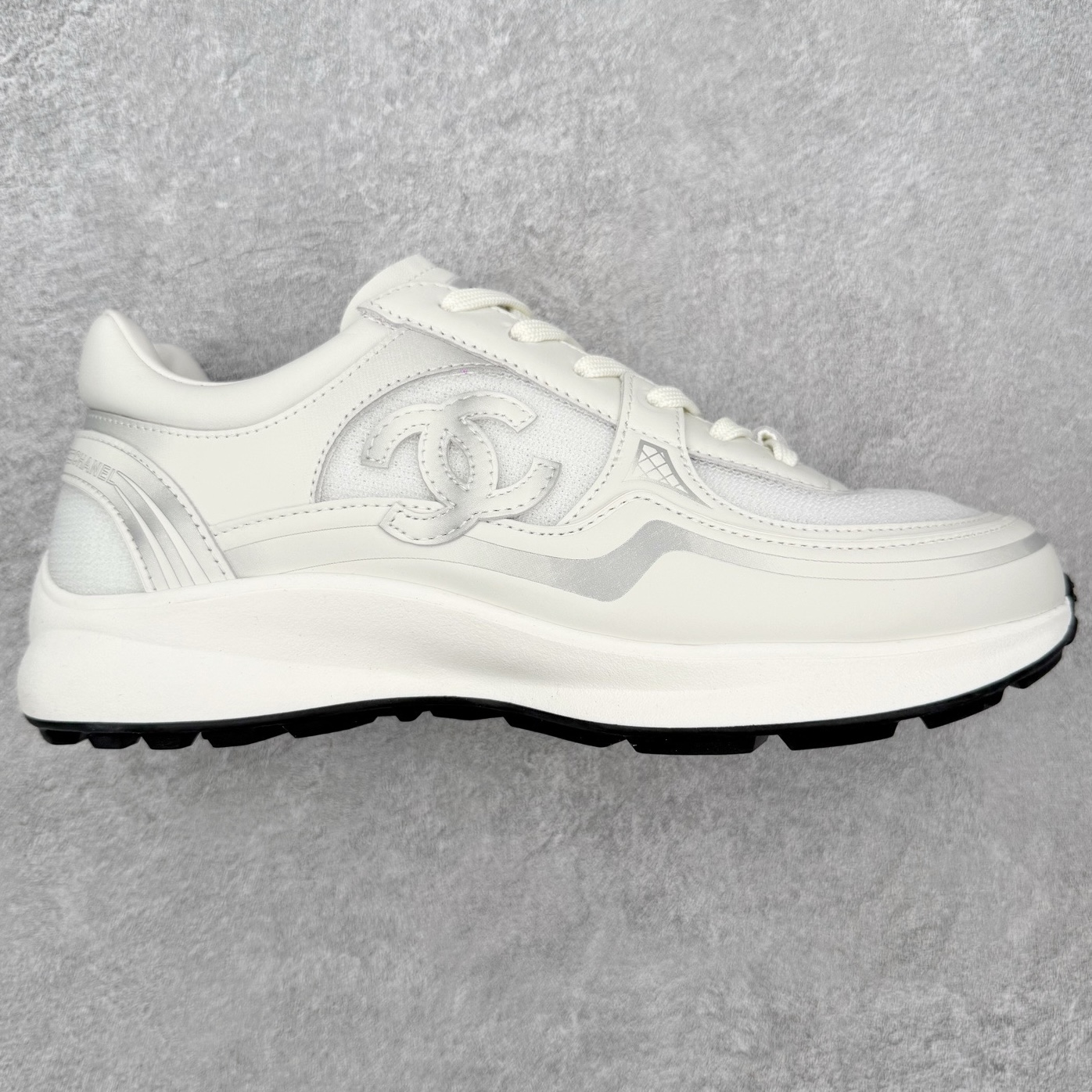 CHANEL 香奈儿 26C 徽标 银灰色 低筒 运动鞋 休闲鞋 跑步鞋 女鞋 白色 G47012 B23027 U6225