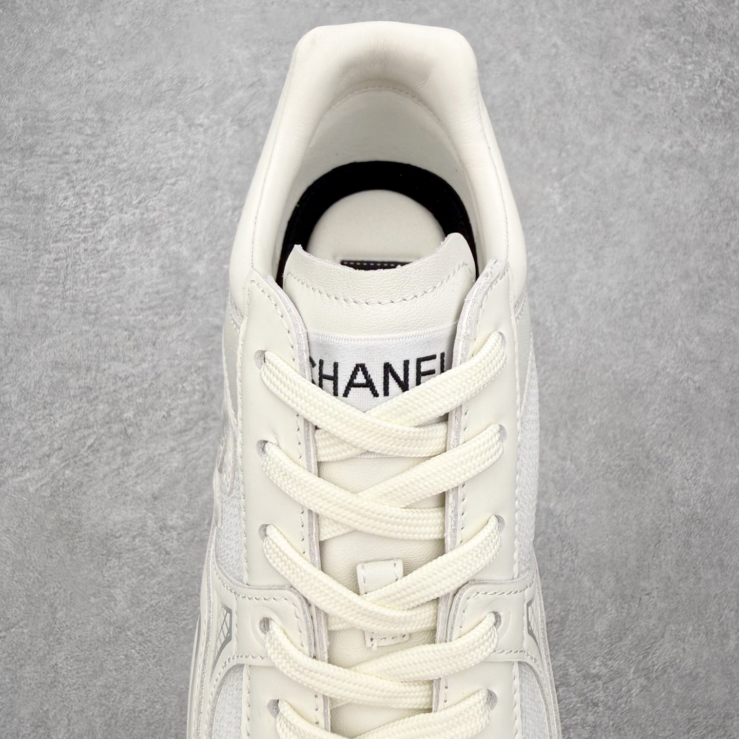 CHANEL 香奈儿 26C 徽标 银灰色 低筒 运动鞋 休闲鞋 跑步鞋 女鞋 白色 G47012 B23027 U6225