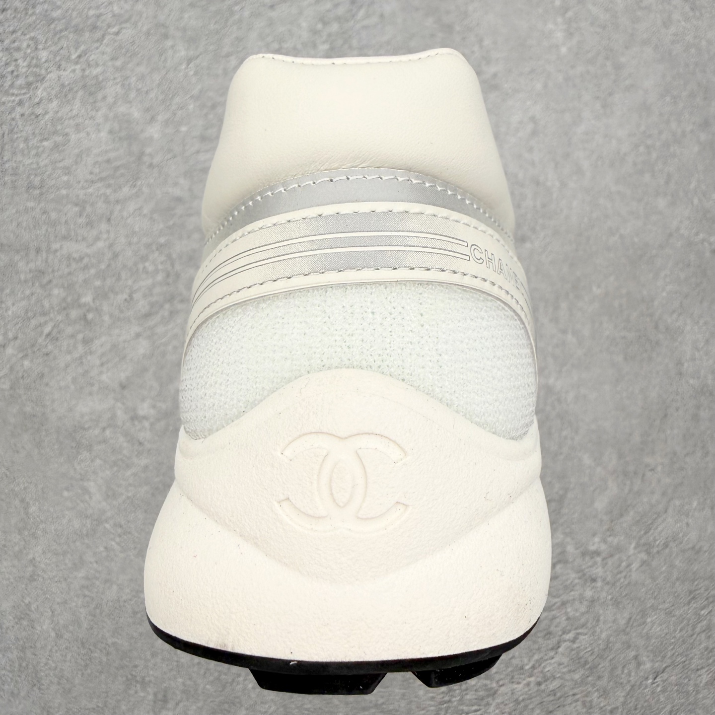 CHANEL 香奈儿 26C 徽标 银灰色 低筒 运动鞋 休闲鞋 跑步鞋 女鞋 白色 G47012 B23027 U6225