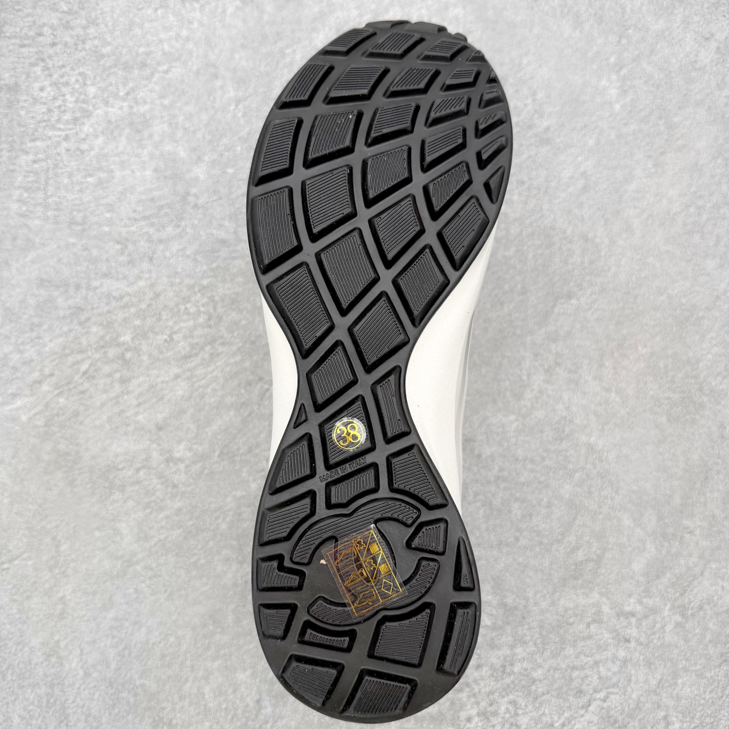 CHANEL 香奈儿 26C 徽标 银灰色 低筒 运动鞋 休闲鞋 跑步鞋 女鞋 白色 G47012 B23027 U6225