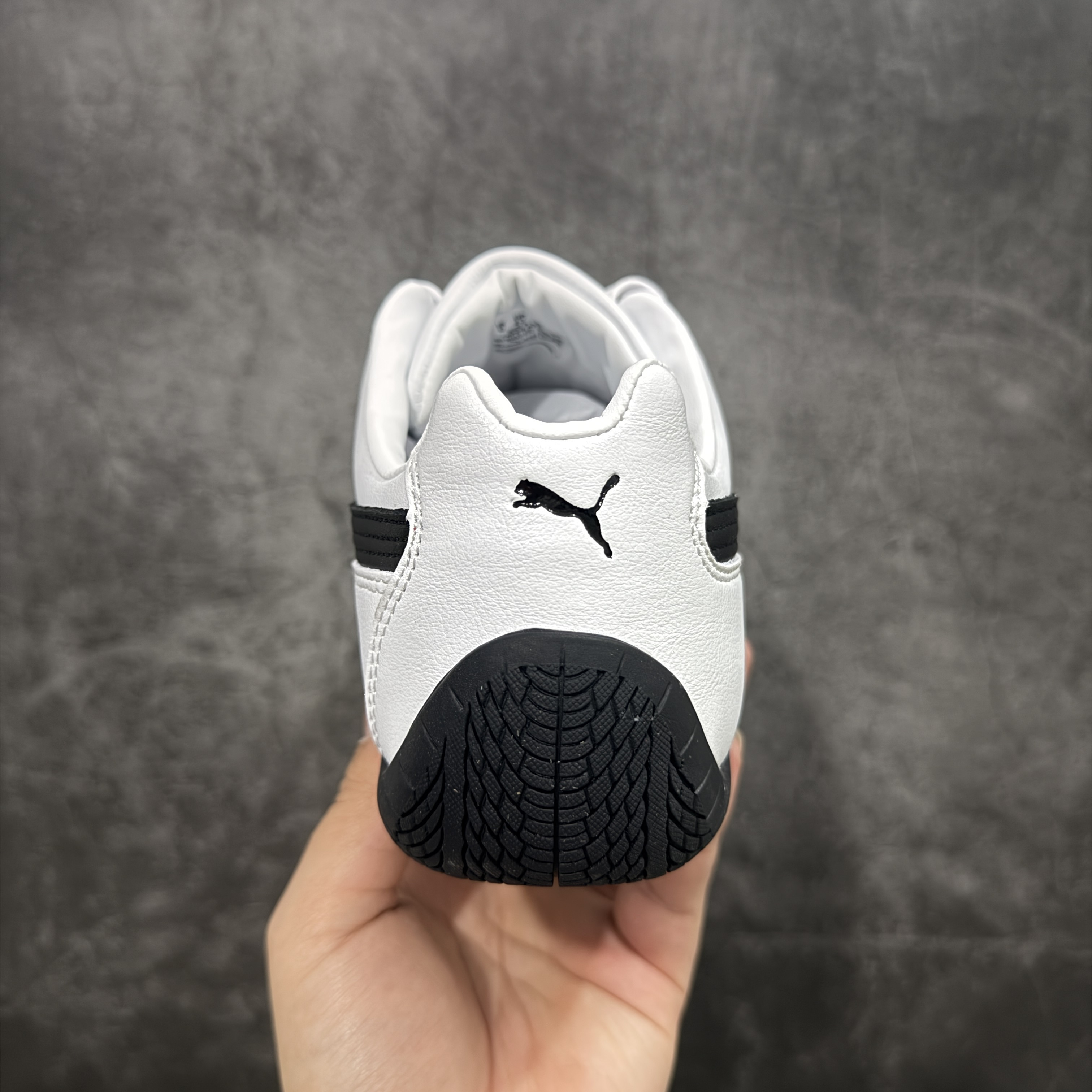 PUMA  Speedcat  圆头系带 二层绒面皮防滑耐磨 低筒 舒适时尚 赛车 跑步鞋 休闲鞋 波鞋 黑白 皮 401603-02