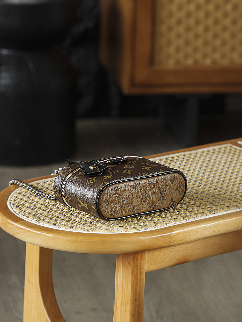 AS LOUIS VUITTON Vanity Chain Pouch 全钢五金 经典老花 印花 拉链 涂层帆布 手提 化妆袋 棕色A0 M47125