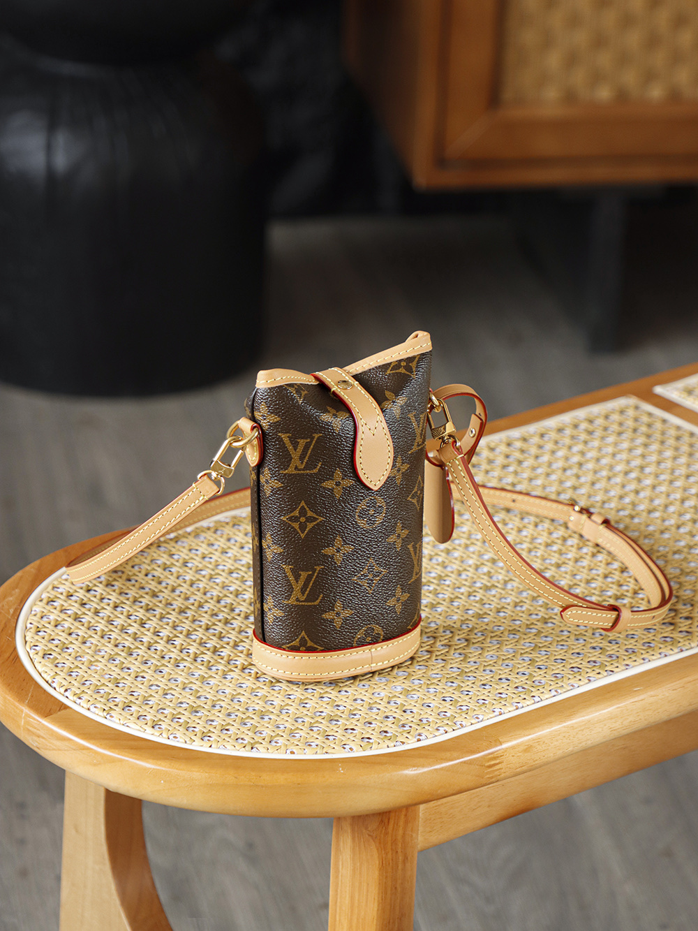 AS LOUIS VUITTON FOLD ME POUCH  全钢五金 经典老花 印花 拉链 涂层帆布 薯条包 斜跨 棕色A0 M80874