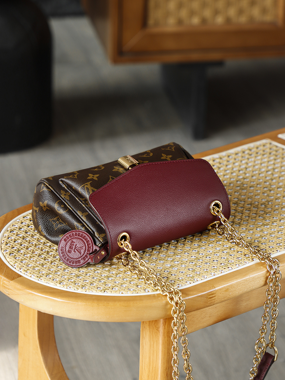 AS LOUIS VUITTON MULTIPASS 全钢五金 经典老花 印花 拉链 涂层帆布 手提 斜跨包 浅棕色 A0 M28029