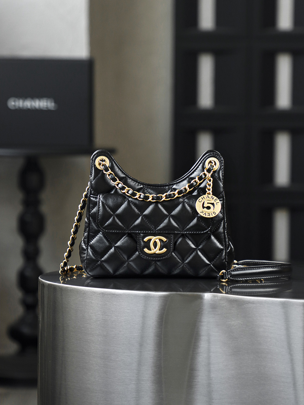 顶规 Chanel 香奈儿 HOBO 25S 嬉皮 头层皮 手提袋 斜挎包 包包  黑色  AS4323-B20567-94305