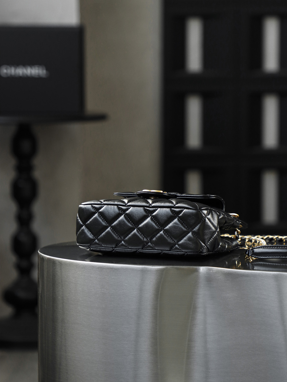 顶规 Chanel 香奈儿 HOBO 25S 嬉皮 头层皮 手提袋 斜挎包 包包  黑色  AS4323-B20567-94305