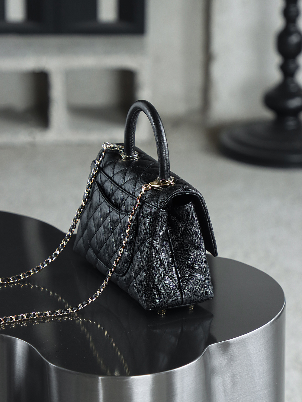 顶规 Chanel 香奈儿 Coco Handle  22P 憨豆 头层皮 手提袋 斜挎包 包包  黑色 A50 A92990-B05061-94305