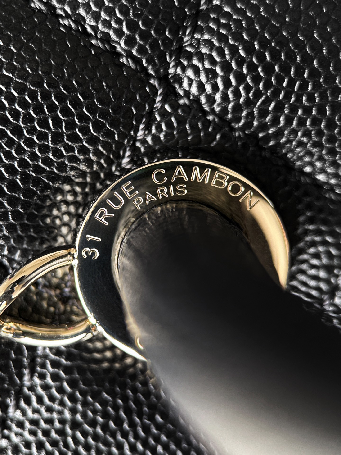 顶规 Chanel 香奈儿 Coco Handle  22P 憨豆 头层皮 手提袋 斜挎包 包包  黑色 A50 A92990-B05061-94305