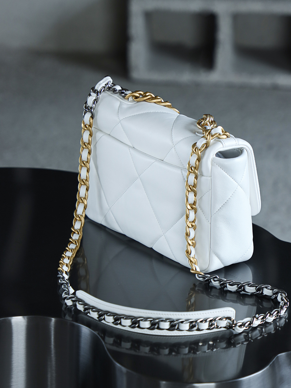 顶规 Chanel 香奈儿 19 Bag 头层皮 手提袋 斜挎包 包包  中号 白金