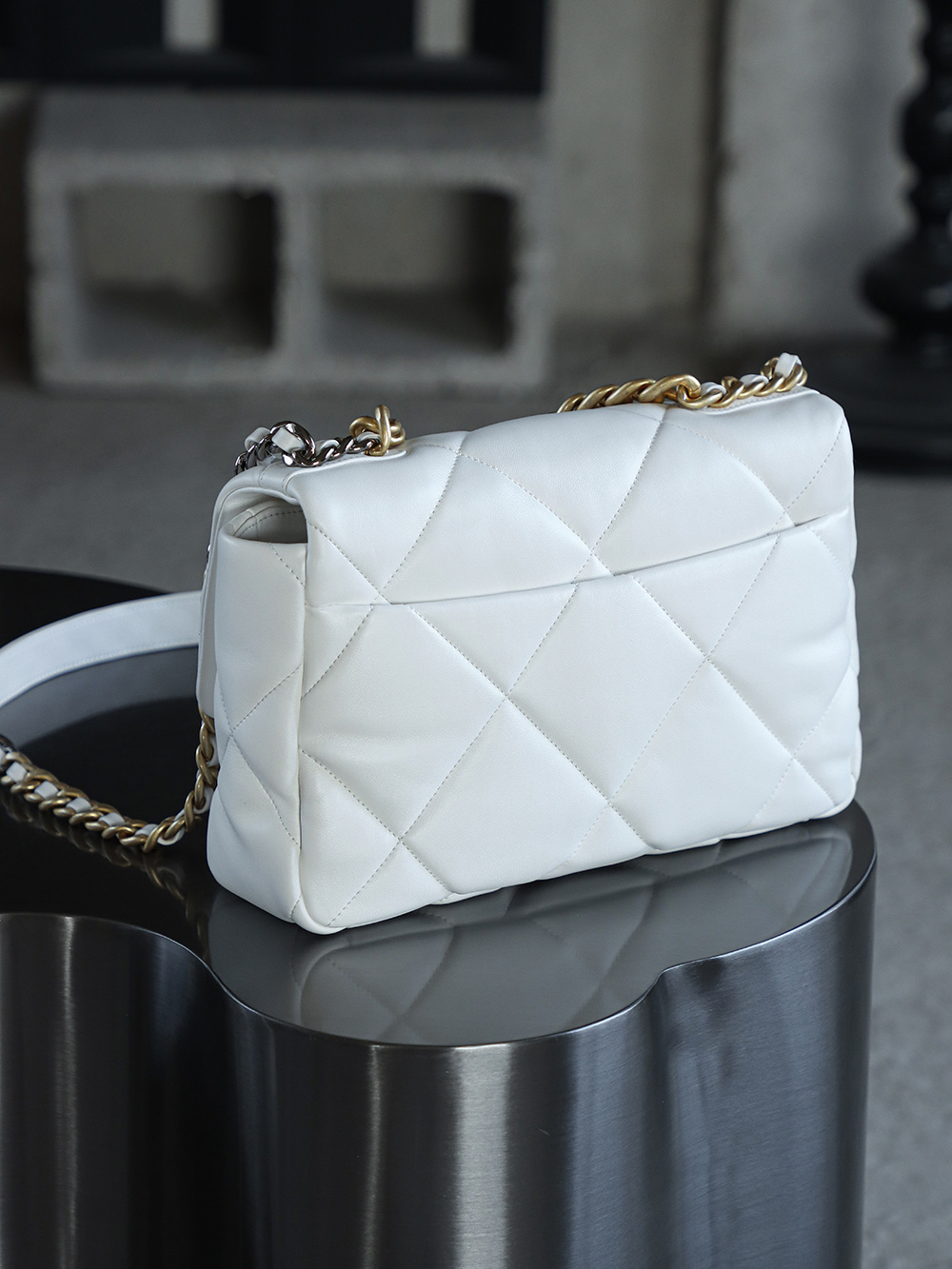 顶规 Chanel 香奈儿 19 Bag 头层皮 手提袋 斜挎包 包包  小号 白金 AS1160-B04852-10601