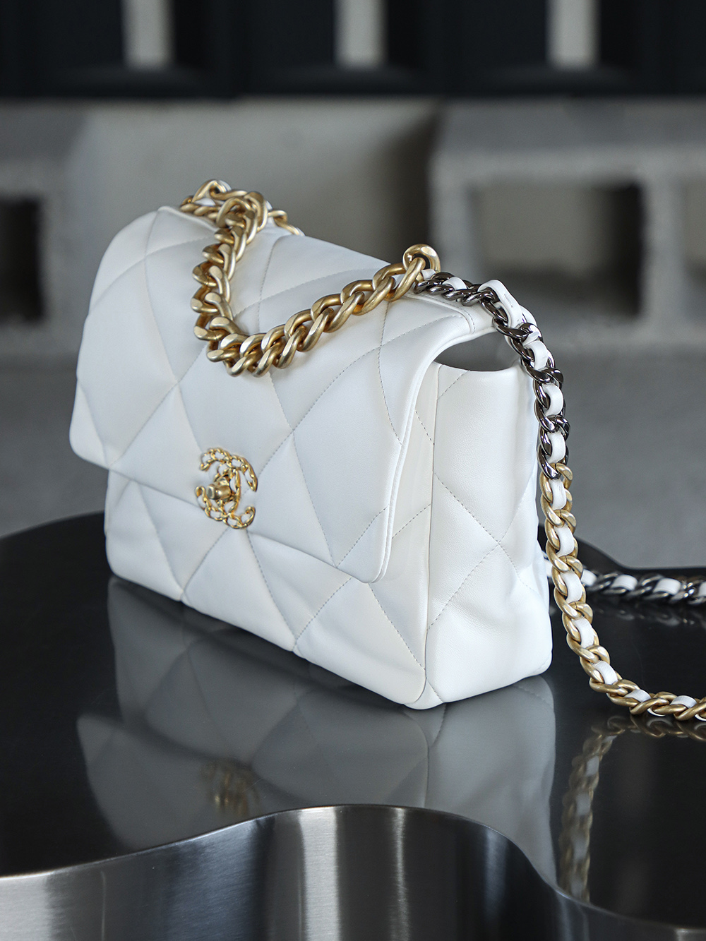 顶规 Chanel 香奈儿 19 Bag 头层皮 手提袋 斜挎包 包包  小号 白金 AS1160-B04852-10601