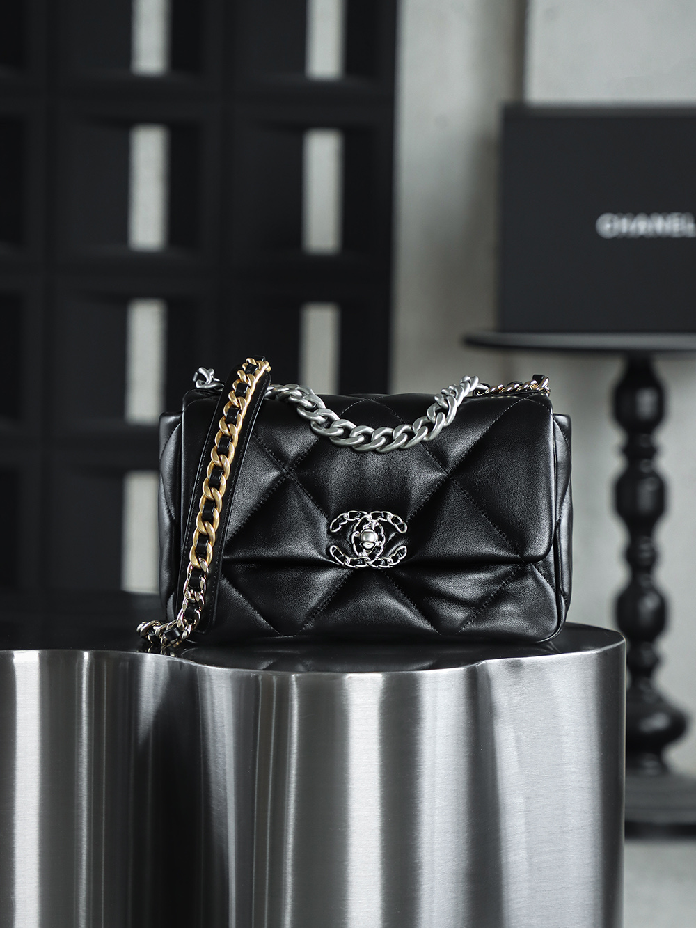 顶规 Chanel 香奈儿 19 Bag 头层皮 手提袋 斜挎包 包包  小号 黑银色 AS1160-B07327-94305