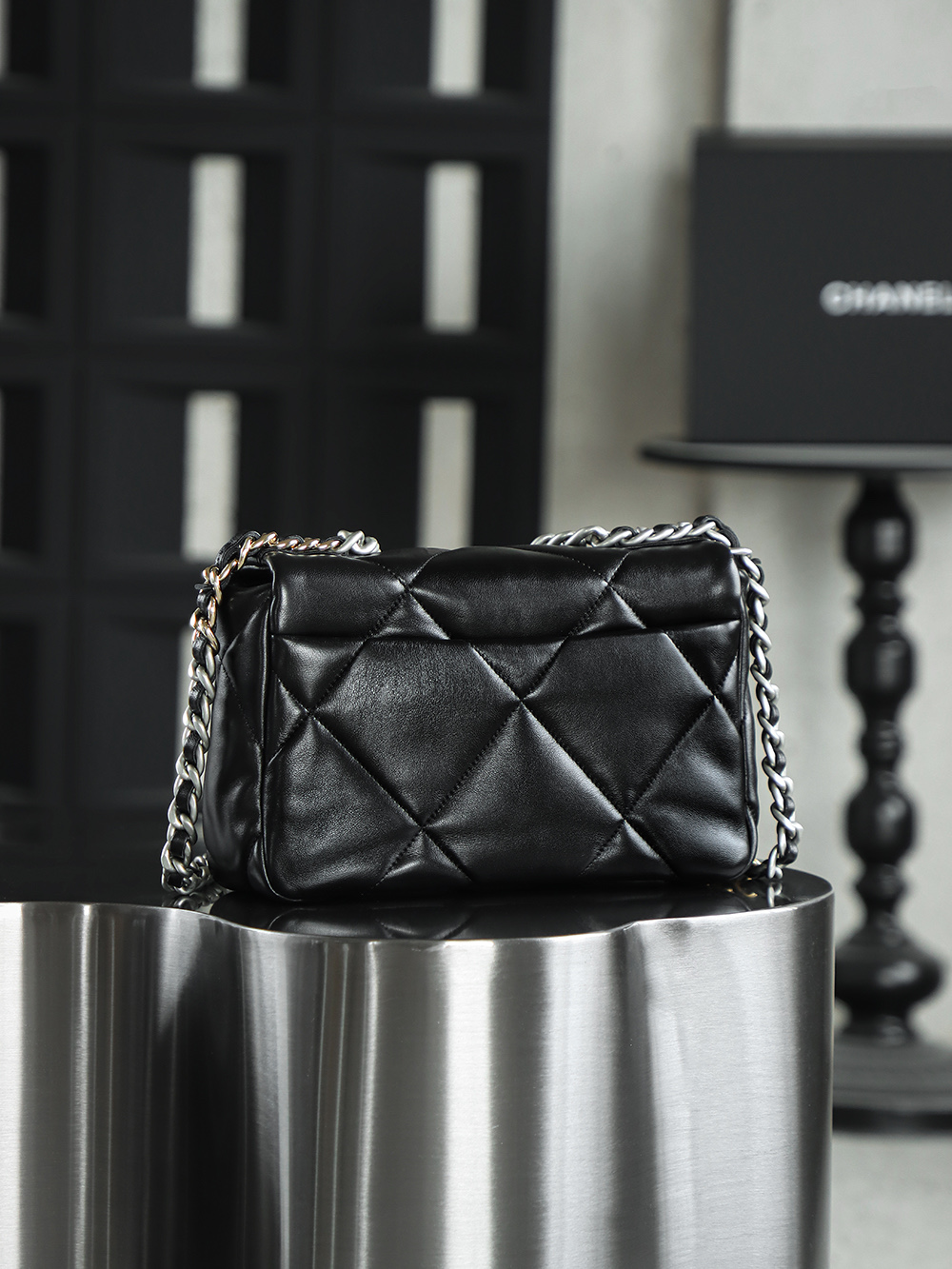 顶规 Chanel 香奈儿 19 Bag 头层皮 手提袋 斜挎包 包包  小号 黑银色 AS1160-B07327-94305