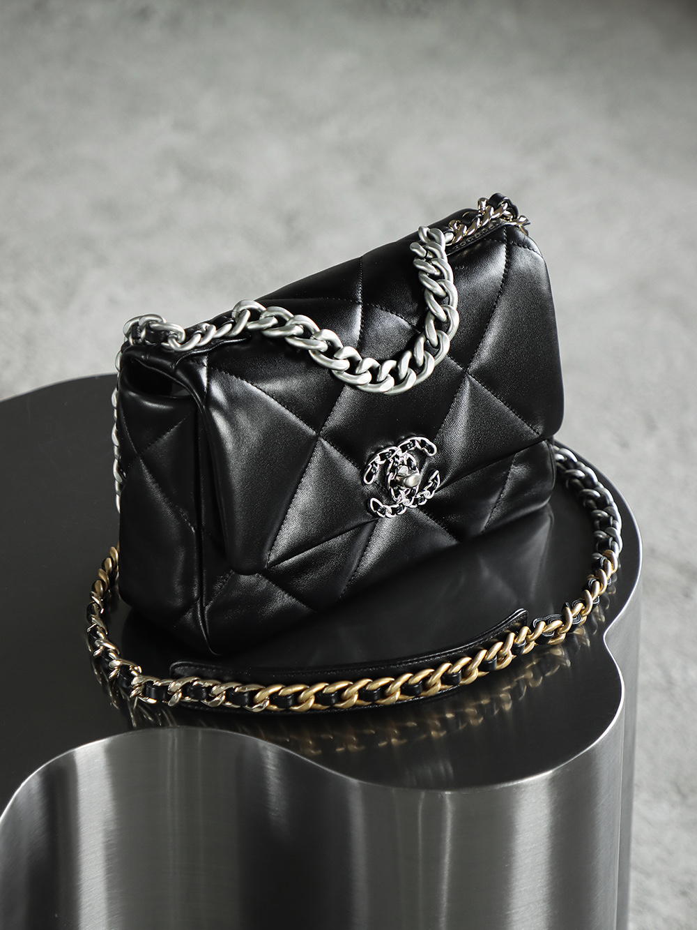 顶规 Chanel 香奈儿 19 Bag 头层皮 手提袋 斜挎包 包包  小号 黑银色 AS1160-B07327-94305