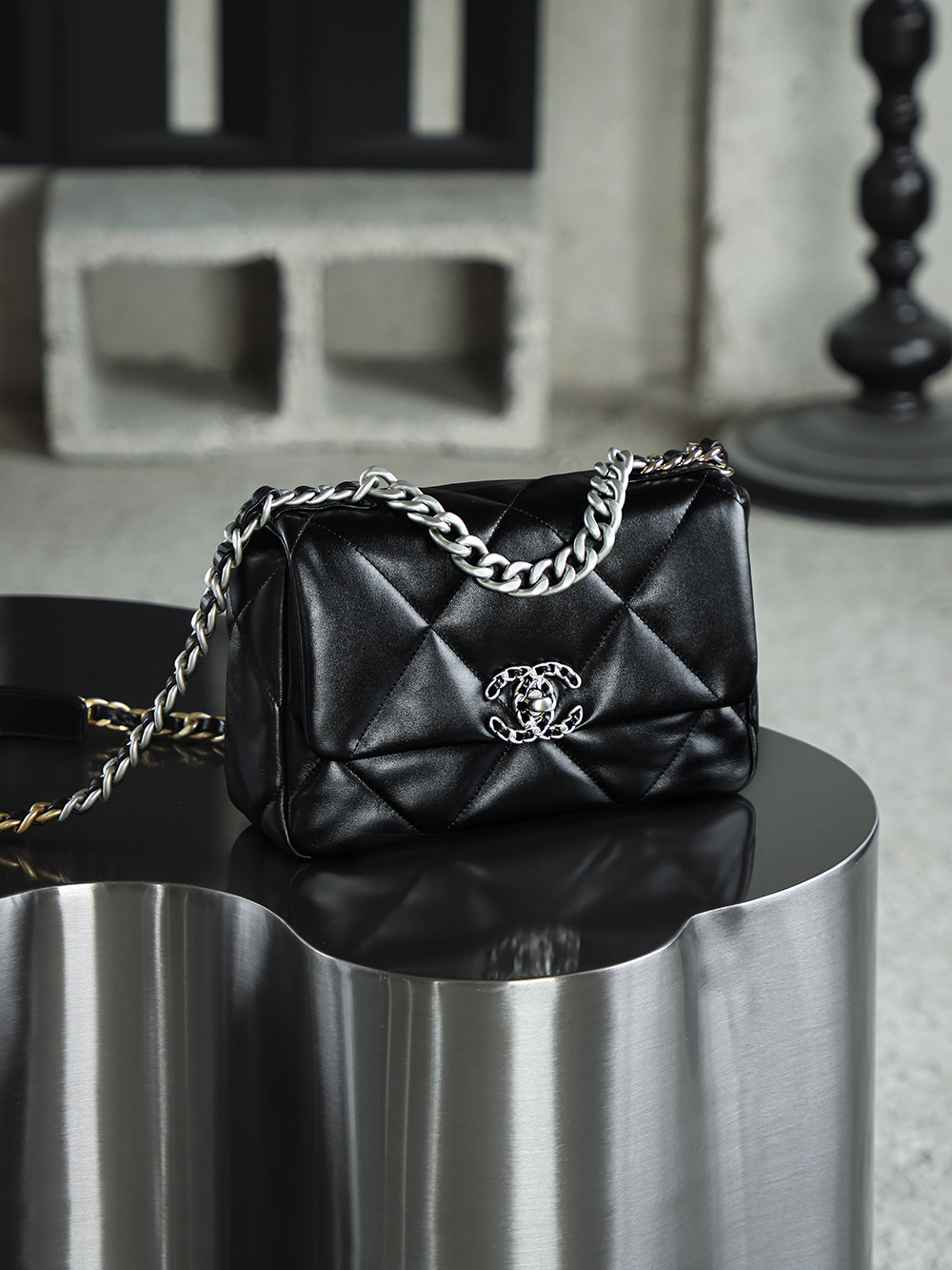 顶规 Chanel 香奈儿 19 Bag 头层皮 手提袋 斜挎包 包包  小号 黑银色 AS1160-B07327-94305