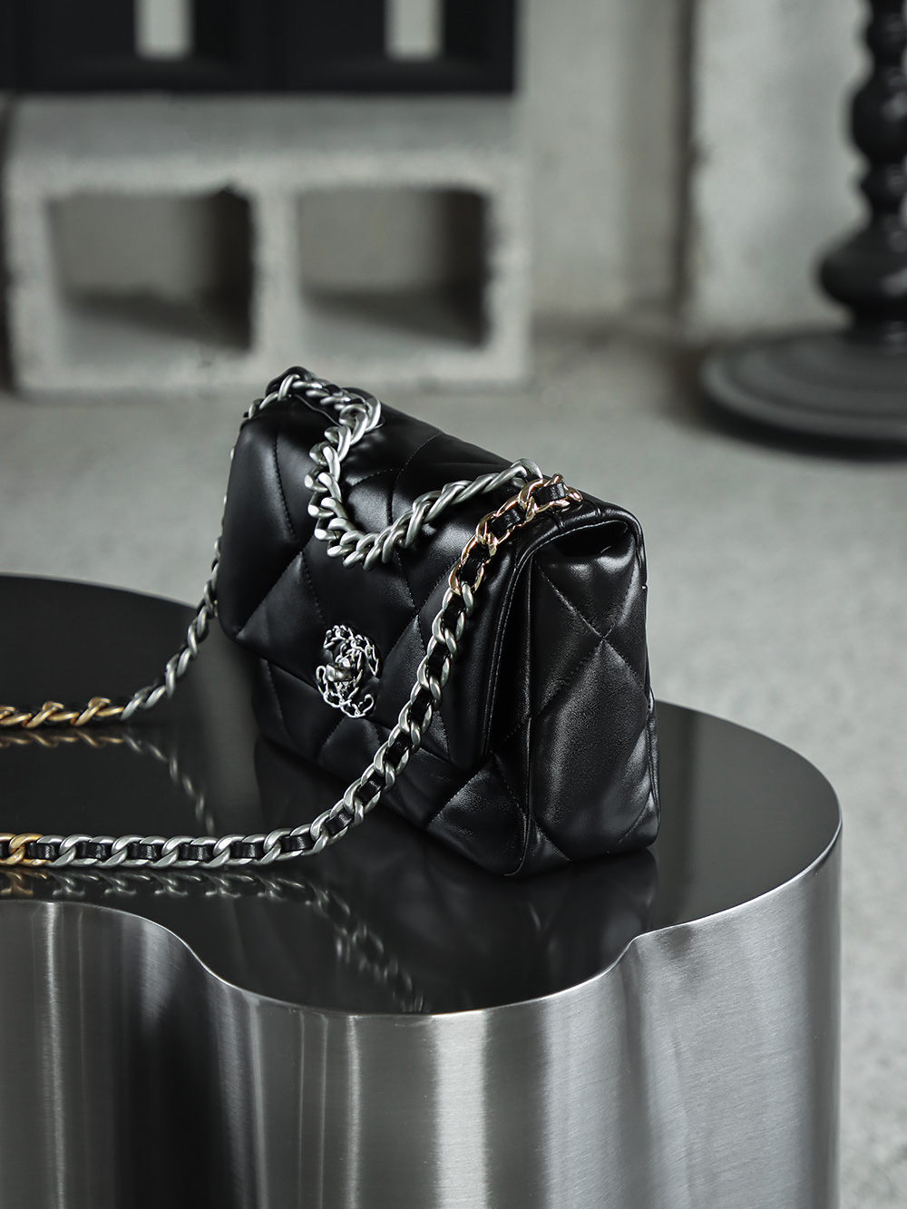 顶规 Chanel 香奈儿 19 Bag 头层皮 手提袋 斜挎包 包包  小号 黑银色 AS1160-B07327-94305