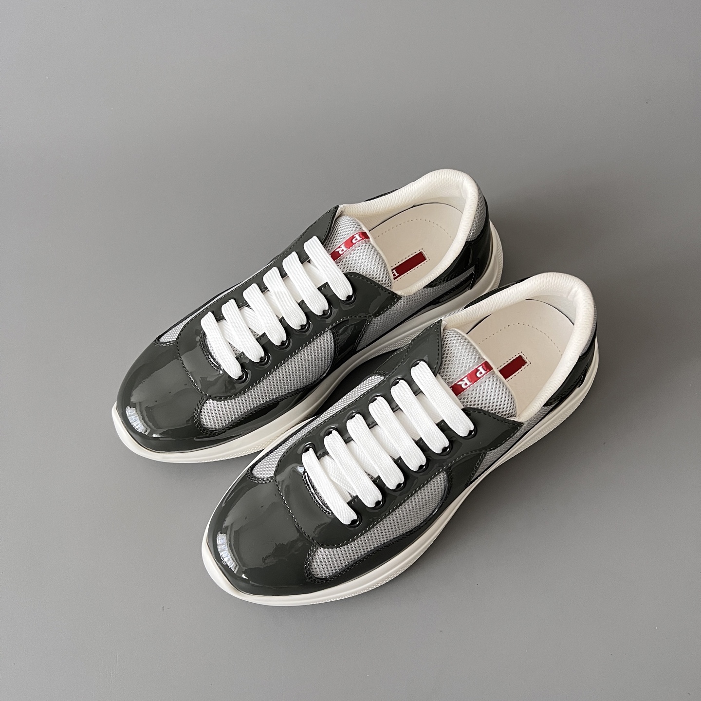 Prada 普拉达 America's Cup  系列 皮革 和织物面料 运动鞋 男士 煤灰色  4E3400_ASZ_F0X8Y_F_G000