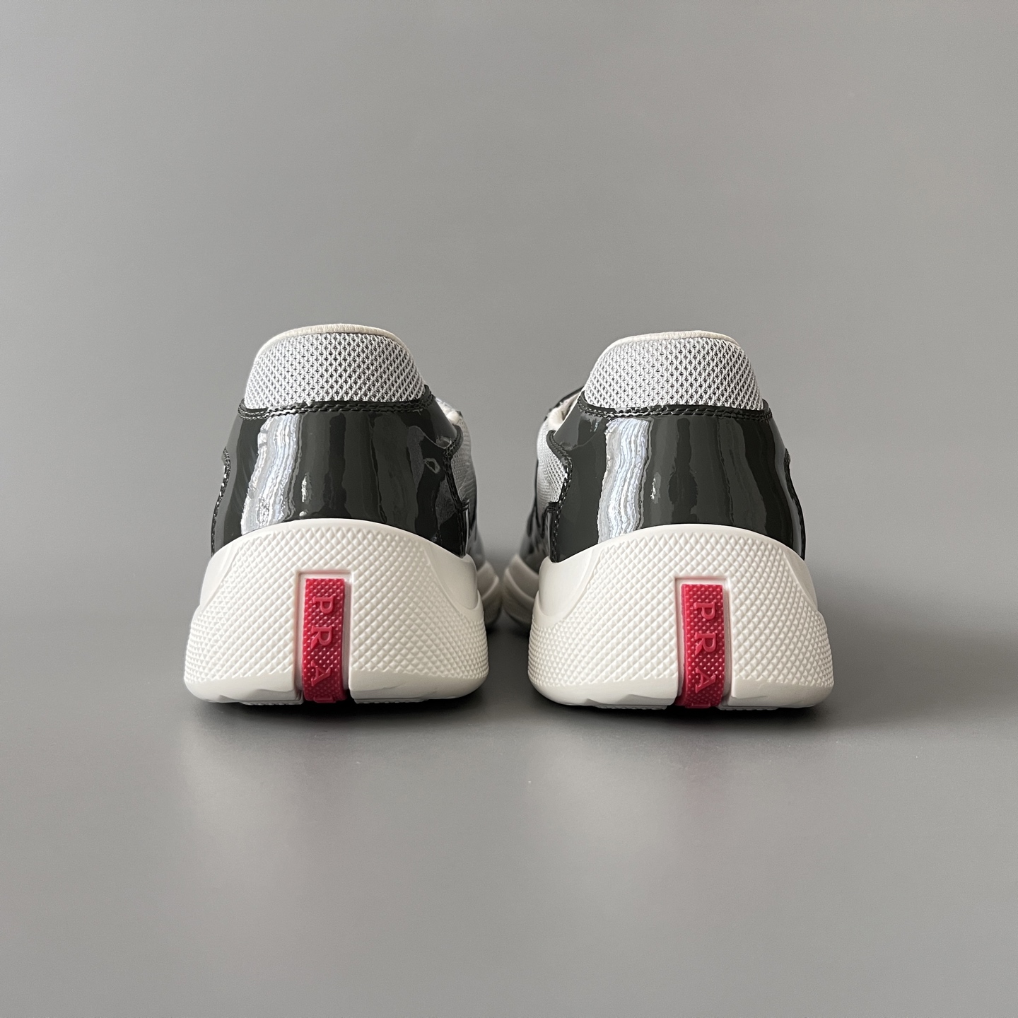 Prada 普拉达 America's Cup  系列 皮革 和织物面料 运动鞋 男士 煤灰色  4E3400_ASZ_F0X8Y_F_G000