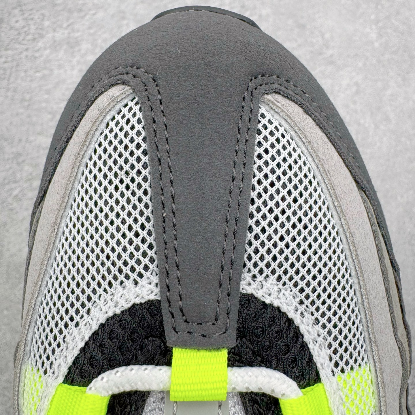 升级最终版UNDEFEATED Nike Air Max 95  低筒 网布防滑 运动鞋 休闲鞋 球鞋 男鞋 波鞋  2025 灰绿 HM4740-001