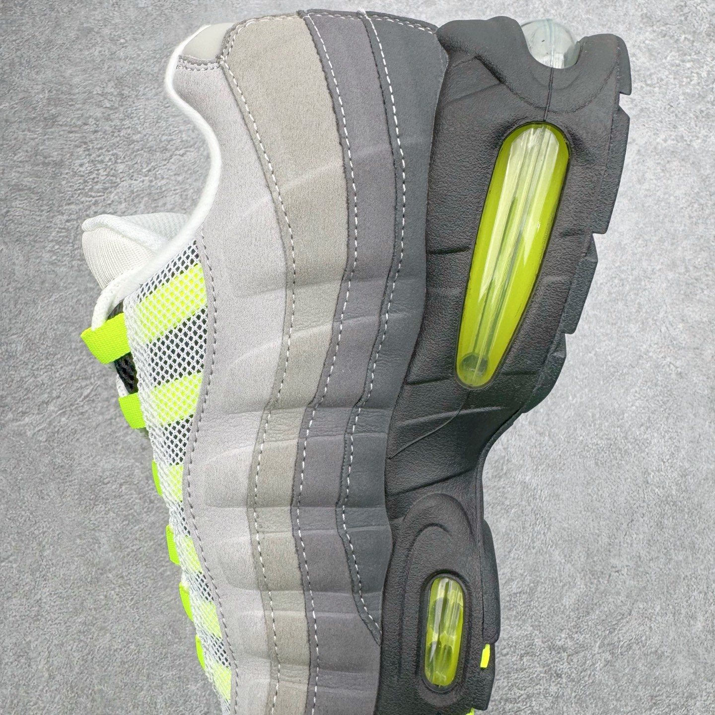 升级最终版UNDEFEATED Nike Air Max 95  低筒 网布防滑 运动鞋 休闲鞋 球鞋 男鞋 波鞋  2025 灰绿 HM4740-001