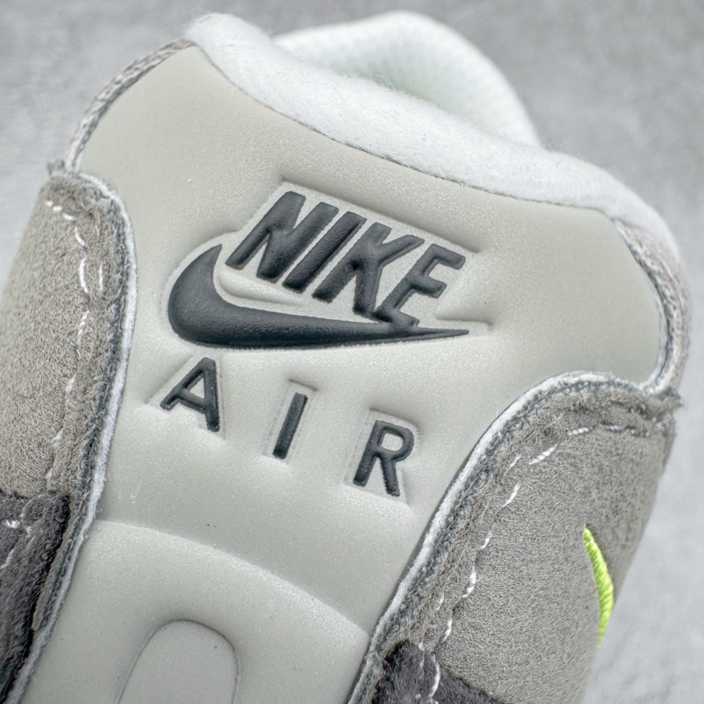 升级最终版UNDEFEATED Nike Air Max 95  低筒 网布防滑 运动鞋 休闲鞋 球鞋 男鞋 波鞋  2025 灰绿 HM4740-001