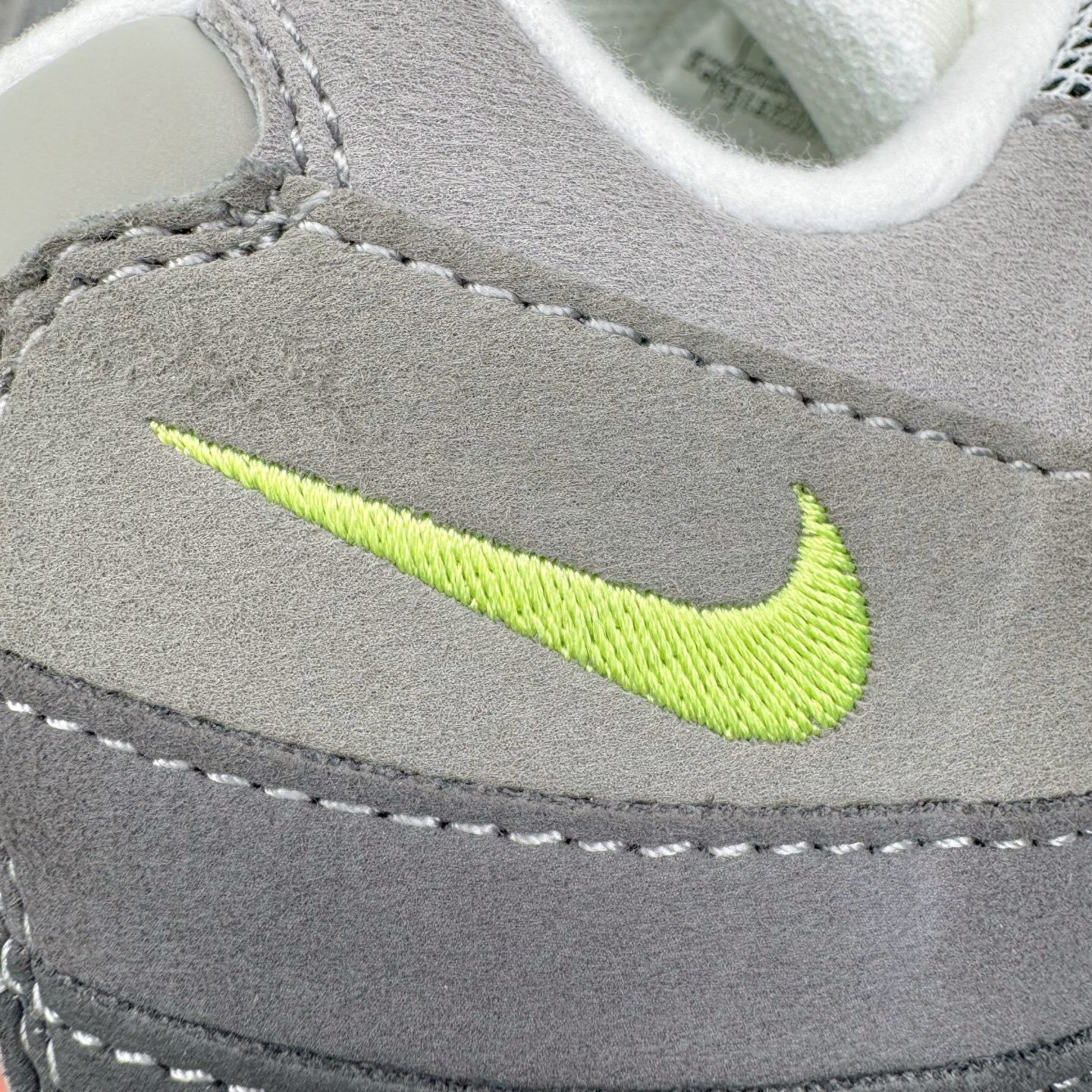 升级最终版UNDEFEATED Nike Air Max 95  低筒 网布防滑 运动鞋 休闲鞋 球鞋 男鞋 波鞋  2025 灰绿 HM4740-001