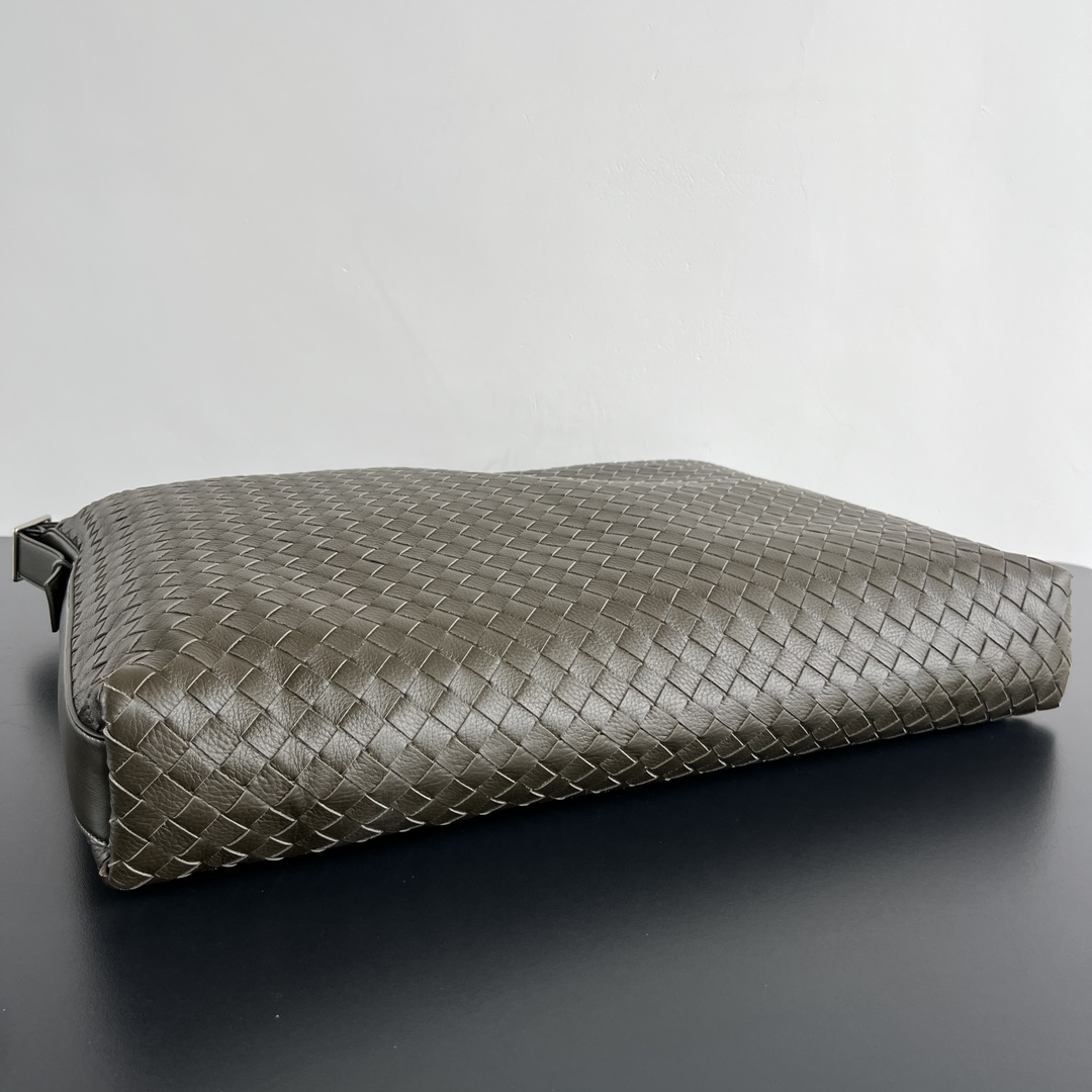 大号 BV 葆蝶家  Hobo Intrecciato 编织设计 购物袋 流浪手提袋 斜款包 男款  鹿皮  深卡其色806976 