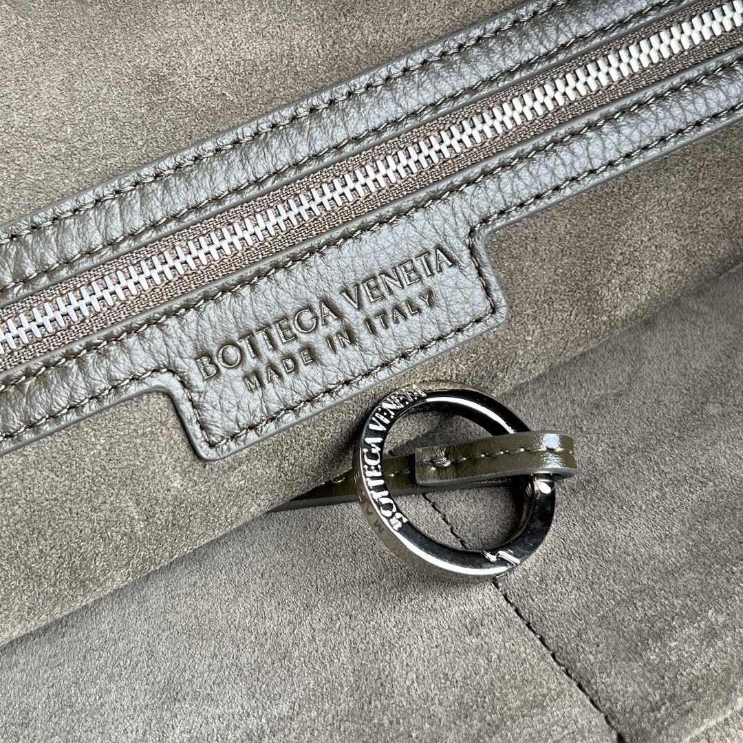 大号 BV 葆蝶家  Hobo Intrecciato 编织设计 购物袋 流浪手提袋 斜款包 男款  鹿皮  深卡其色806976 