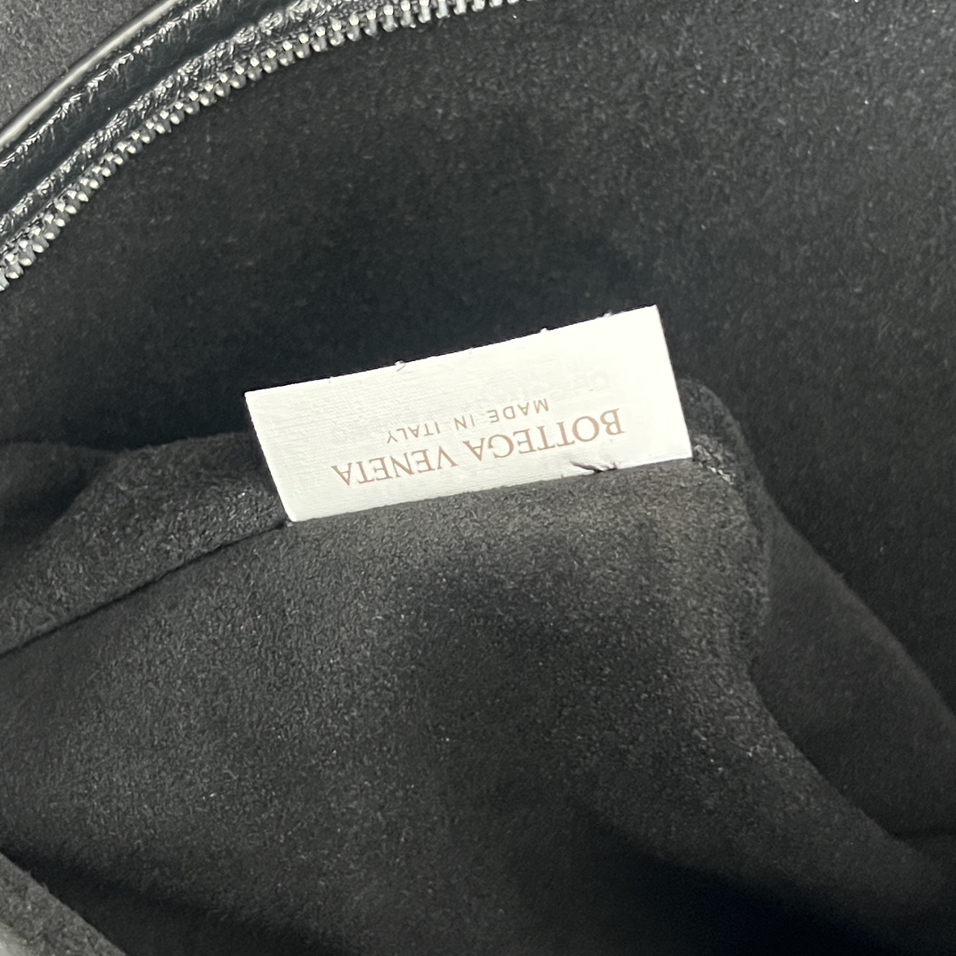 中号 BV 葆蝶家  Hobo Intrecciato 编织设计 购物袋 流浪手提袋 斜款包 男款  鹿皮  黑色 806974V4TD18803