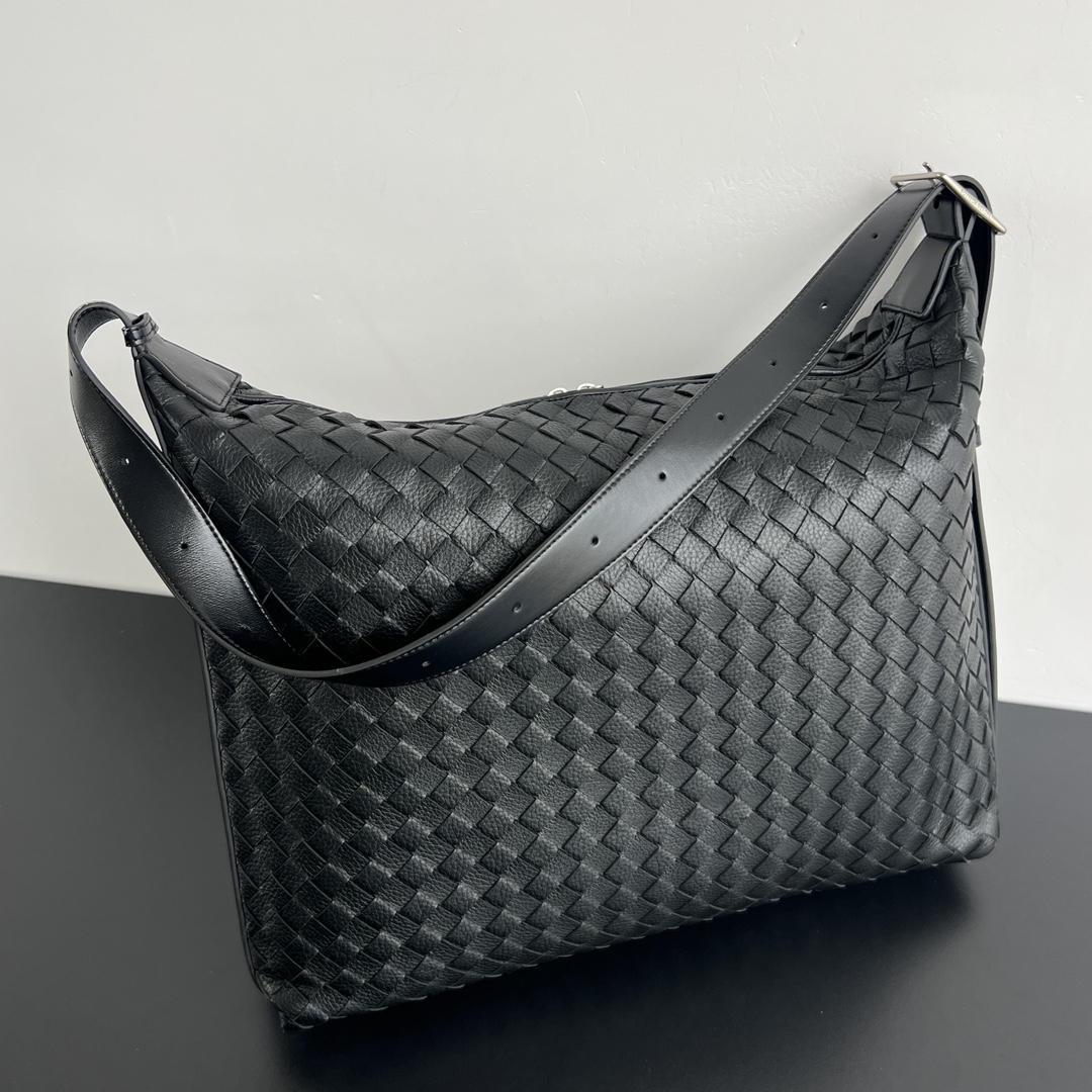 中号 BV 葆蝶家  Hobo Intrecciato 编织设计 购物袋 流浪手提袋 斜款包 男款  鹿皮  黑色 806974V4TD18803