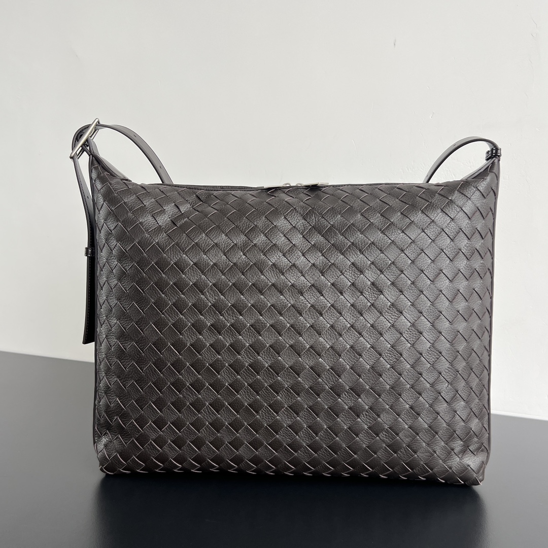 中号 BV 葆蝶家  Hobo Intrecciato 编织设计 购物袋 流浪手提袋 斜款包 男款  鹿皮  棕色 806974