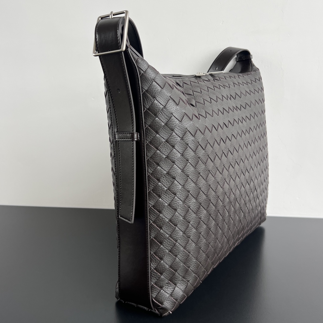 中号 BV 葆蝶家  Hobo Intrecciato 编织设计 购物袋 流浪手提袋 斜款包 男款  鹿皮  棕色 806974