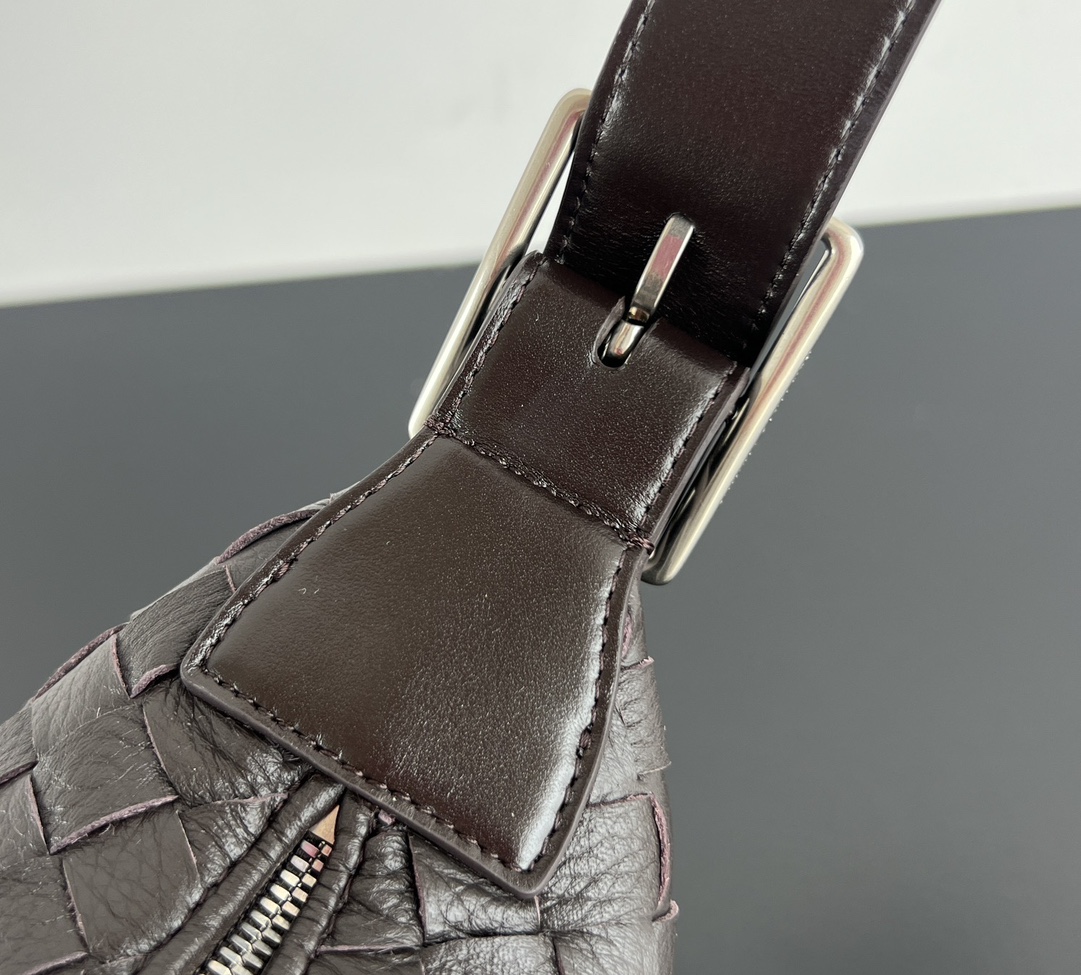 中号 BV 葆蝶家  Hobo Intrecciato 编织设计 购物袋 流浪手提袋 斜款包 男款  鹿皮  棕色 806974