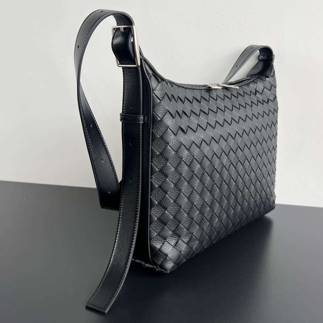 小号 BV 葆蝶家  Hobo Intrecciato 编织设计 购物袋 流浪手提袋 斜款包 男款  鹿皮  黑色 239988V3UN11275