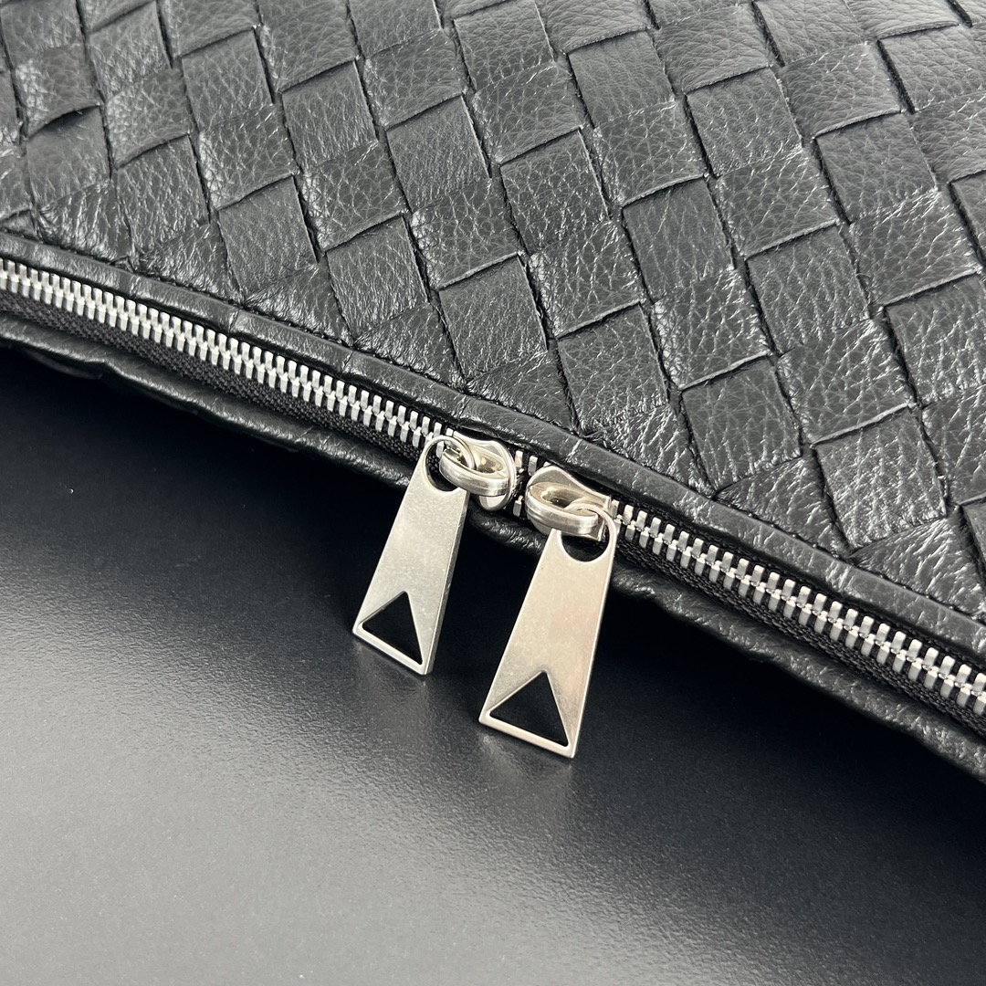 小号 BV 葆蝶家  Hobo Intrecciato 编织设计 购物袋 流浪手提袋 斜款包 男款  鹿皮  黑色 239988V3UN11275