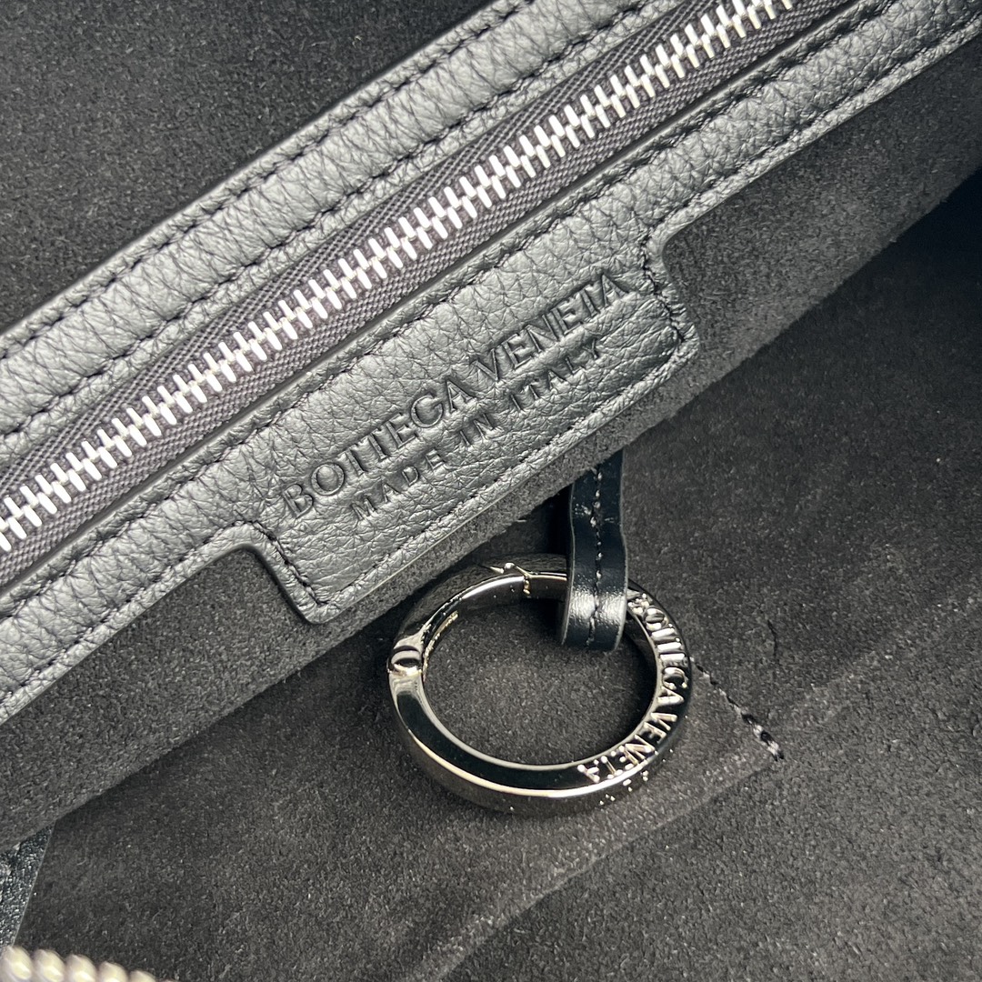 小号 BV 葆蝶家  Hobo Intrecciato 编织设计 购物袋 流浪手提袋 斜款包 男款  鹿皮  黑色 239988V3UN11275