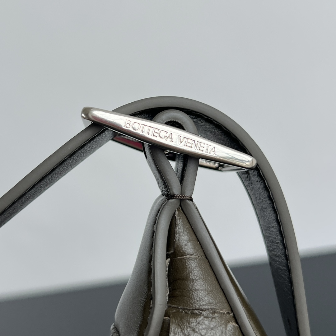 小号 BV 葆蝶家  Hobo Intrecciato 编织设计 购物袋 流浪手提袋 斜款包 男款  鹿皮  深卡其色 239988 