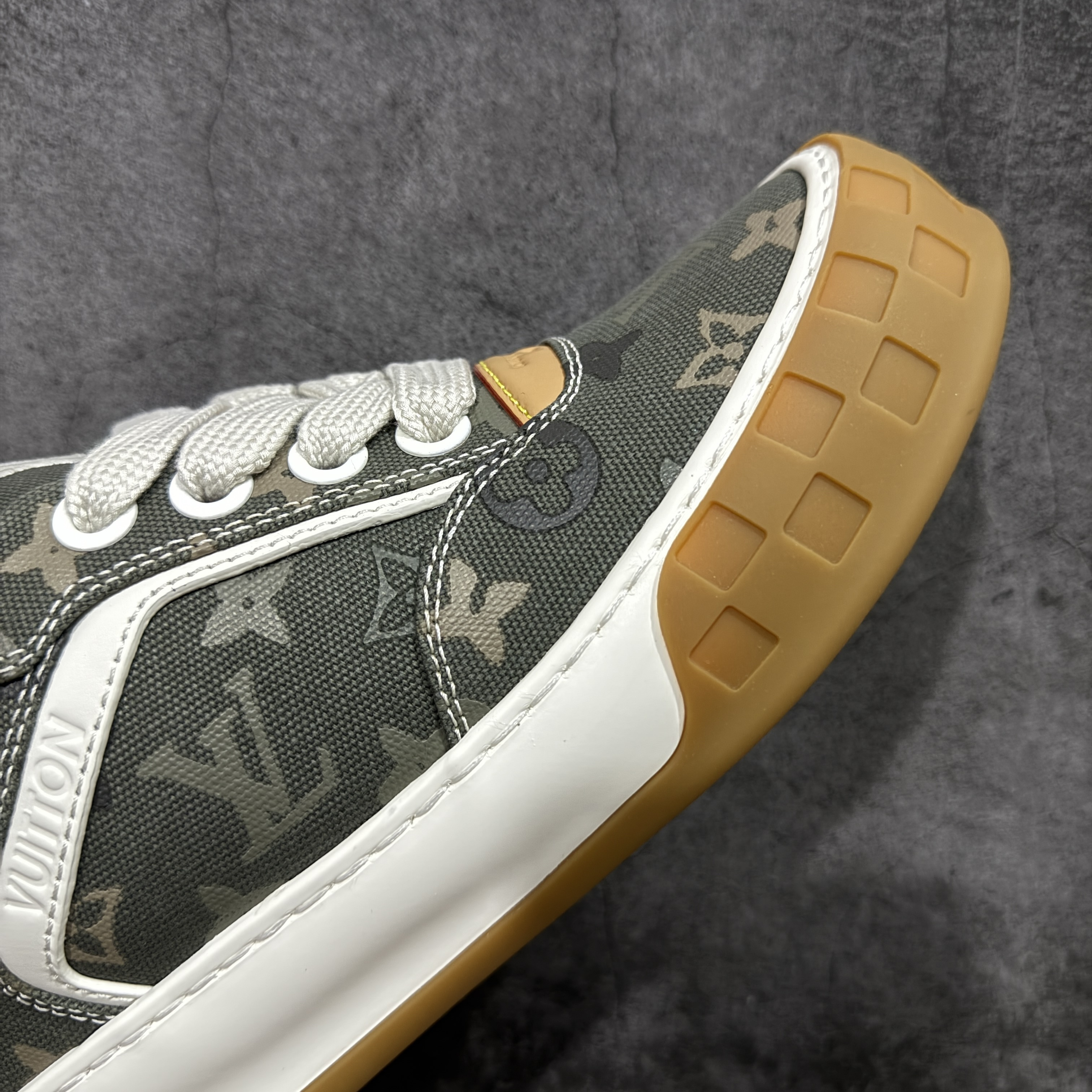 L-V Vuiton Tilted Sk8 Sneaker - High-Tier "Batch" - Premium Calfskin Edition  饼干鞋 