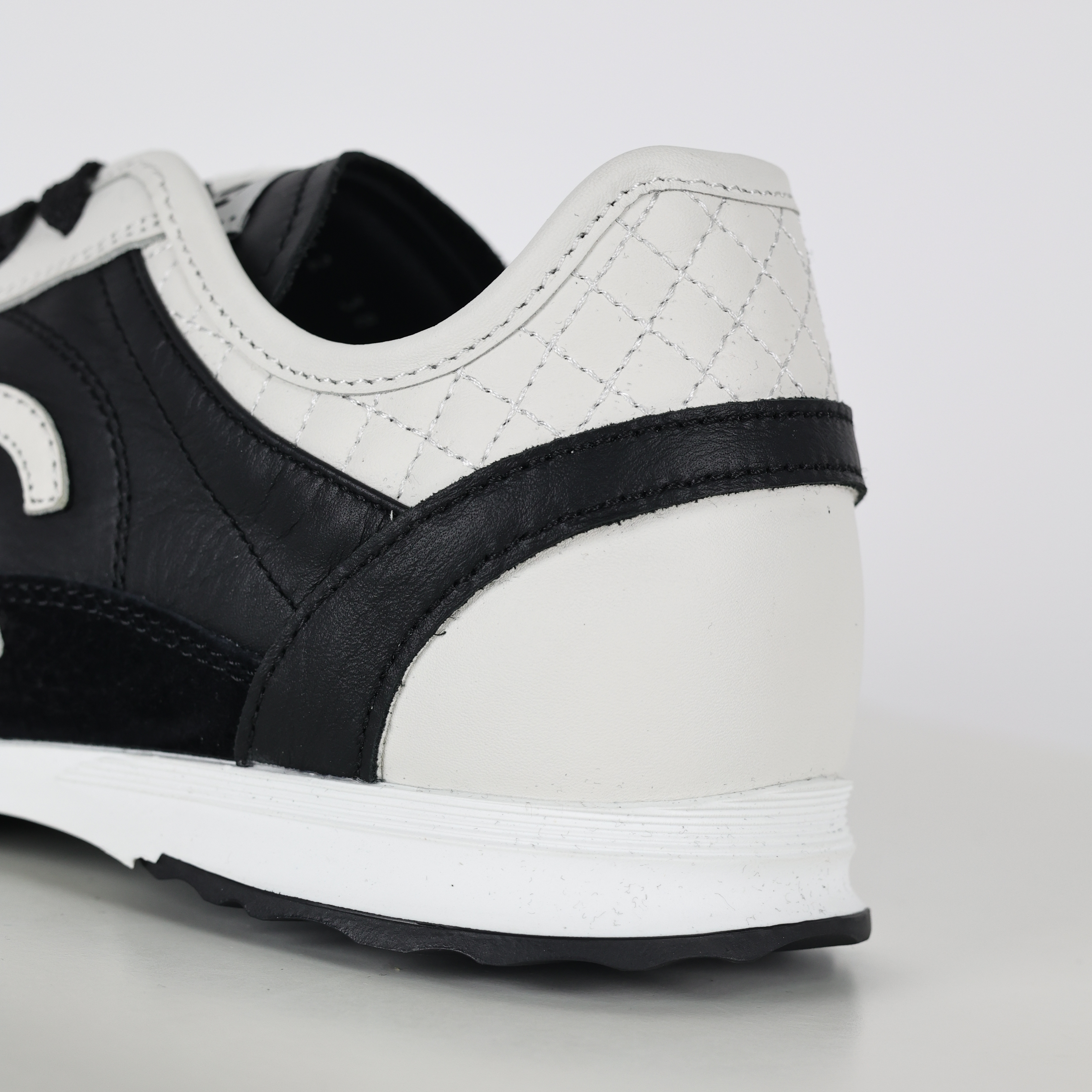 CHANEL 香奈儿   低筒 运动鞋 休闲鞋 跑步鞋 女鞋 黑色 