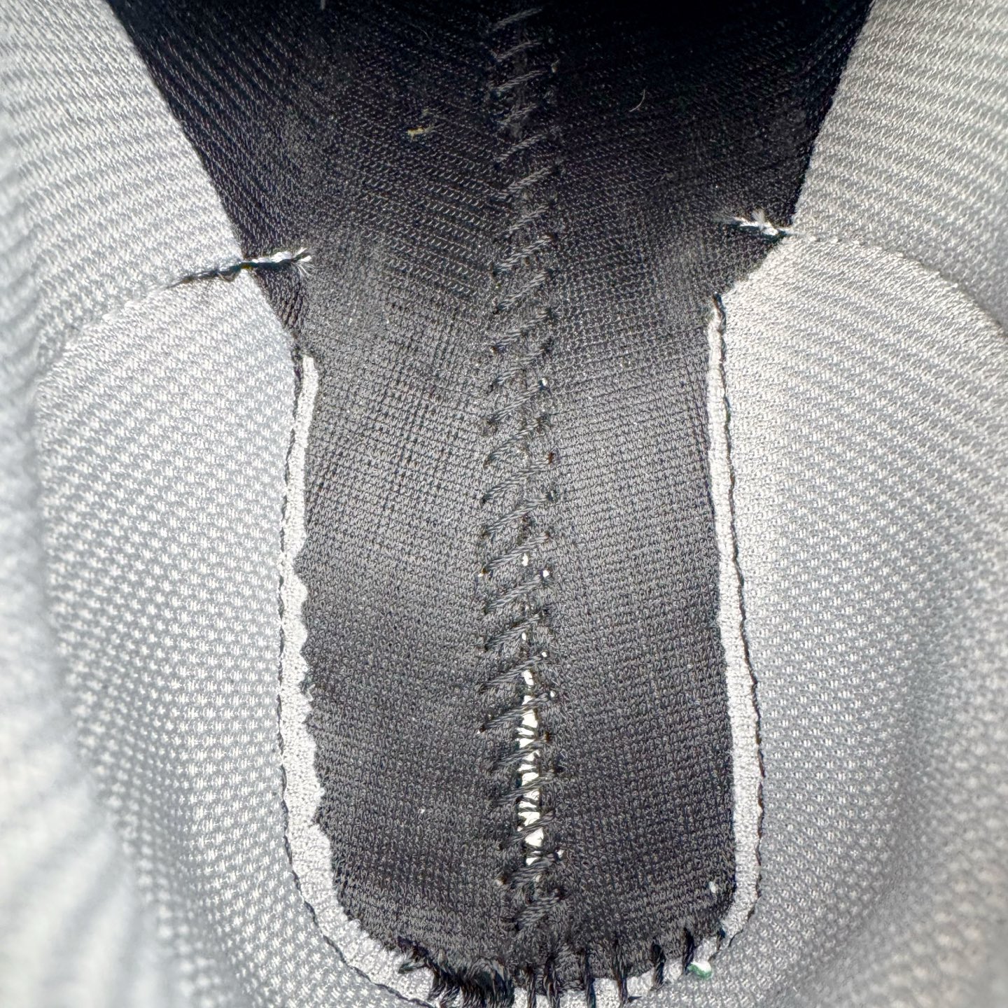 新版  Up There  New Balance 991 V2 低筒 复古跑鞋 休闲鞋 运动鞋 波鞋 男鞋 女鞋 联名黑色 U991UT2