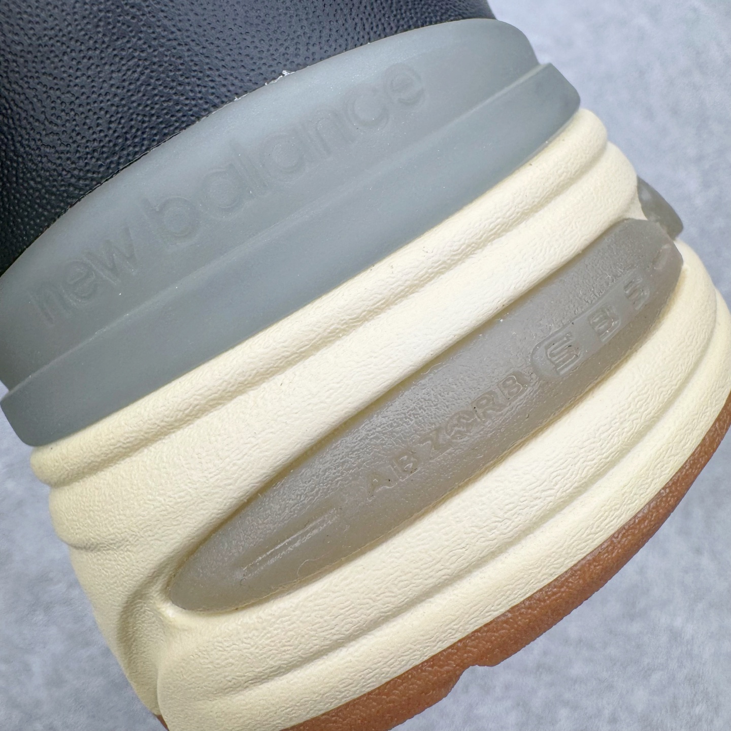 新版  Up There  New Balance 991 V2 低筒 复古跑鞋 休闲鞋 运动鞋 波鞋 男鞋 女鞋 联名黑色 U991UT2