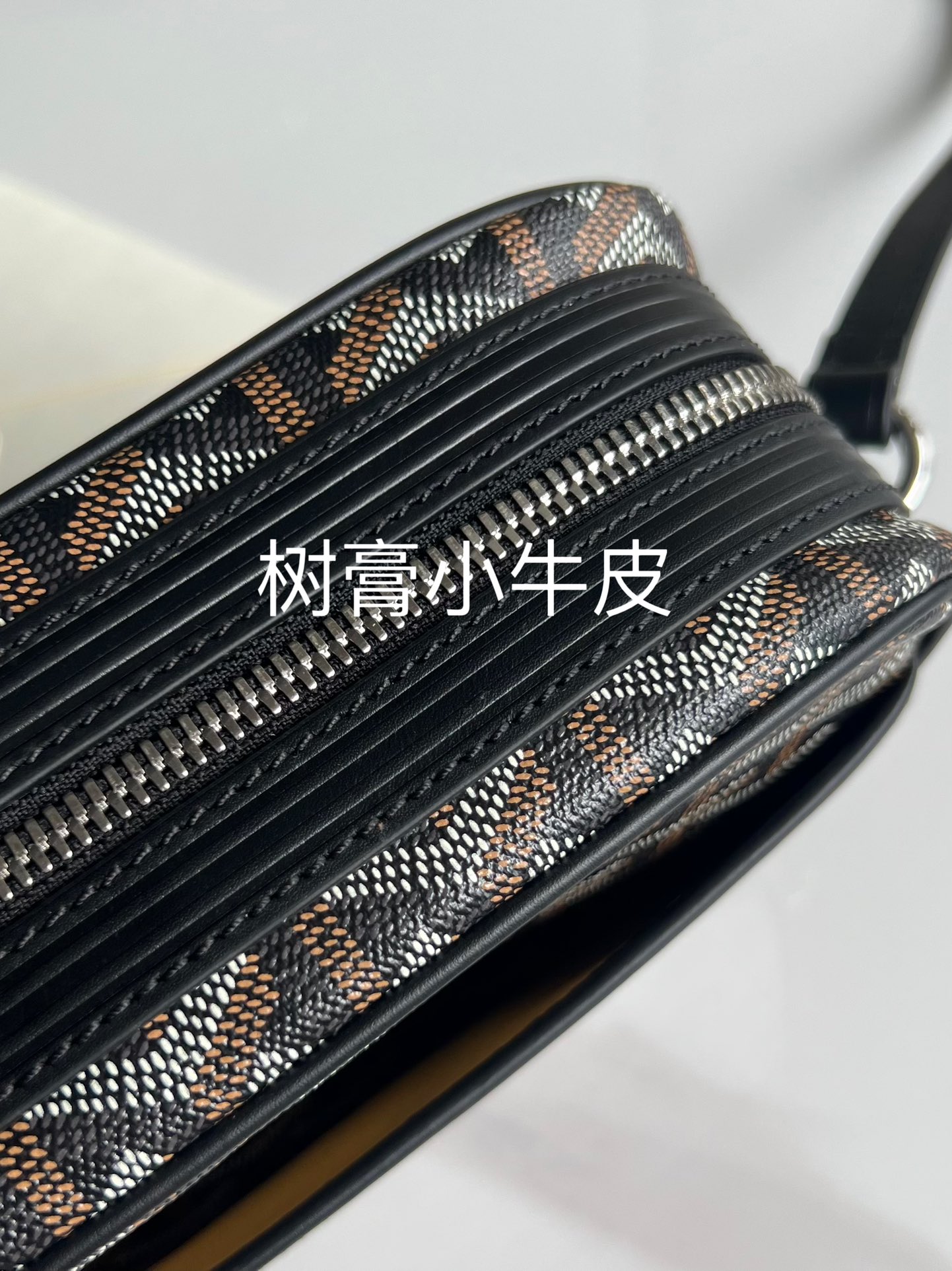 戈雅 GOYARD Cap-Vert Y  字老花满印抗压皮革手柄 帆布拼牛皮 相机包  CAPVE2PMLTY 黑棕色