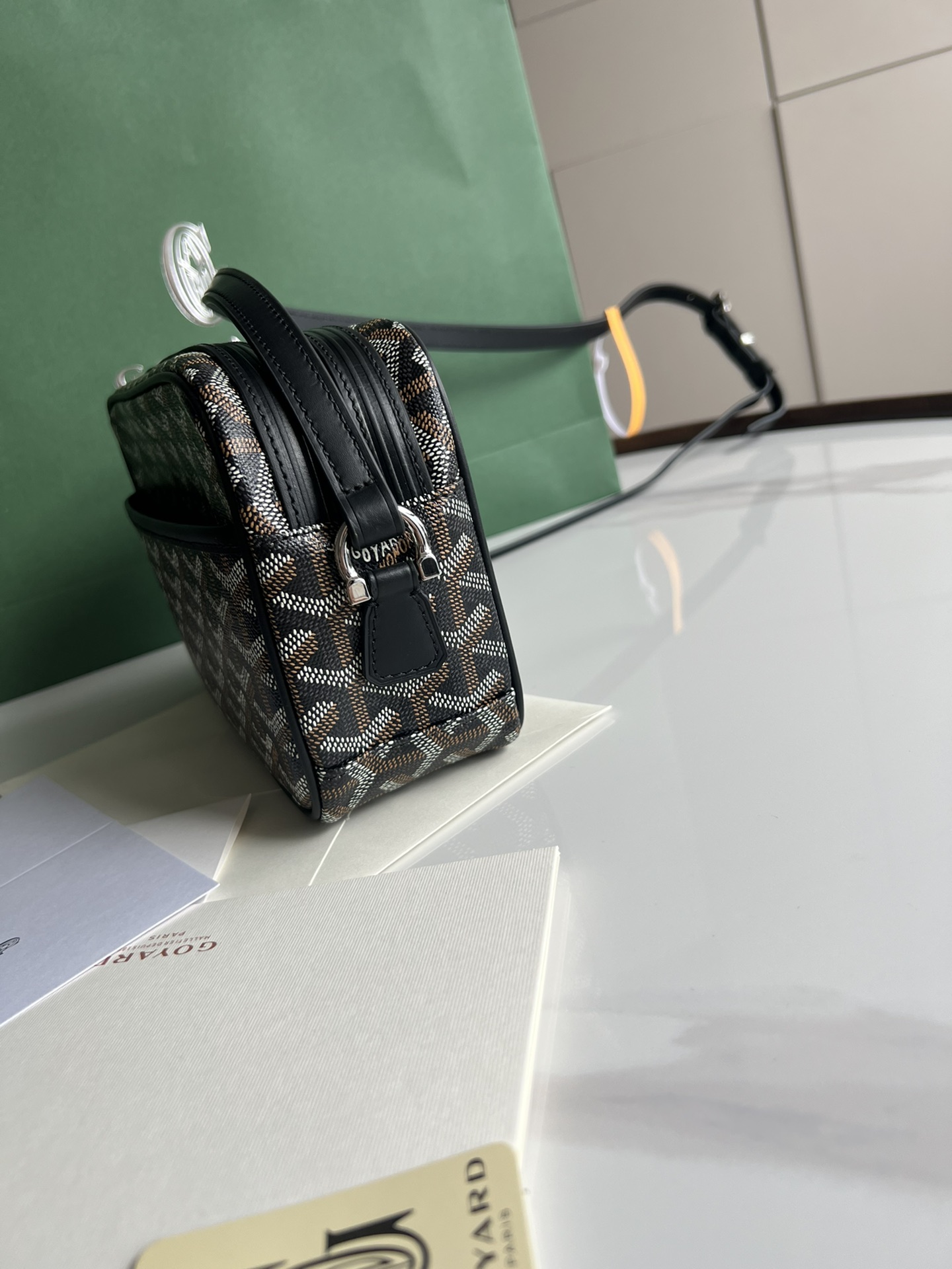 戈雅 GOYARD Cap-Vert Y  字老花满印抗压皮革手柄 帆布拼牛皮 相机包  CAPVE2PMLTY 黑棕色