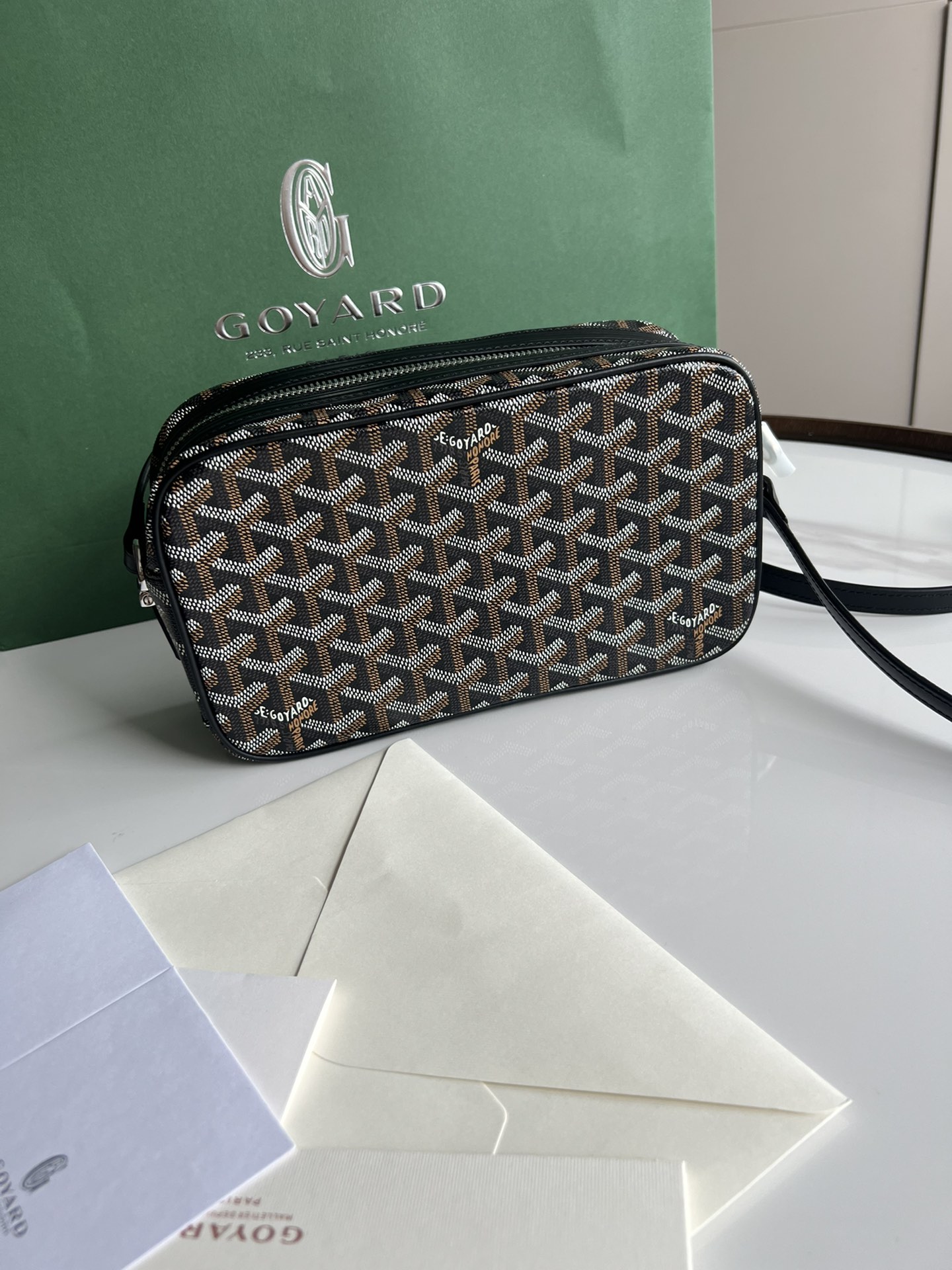 戈雅 GOYARD Cap-Vert Y  字老花满印抗压皮革手柄 帆布拼牛皮 相机包  CAPVE2PMLTY 黑棕色