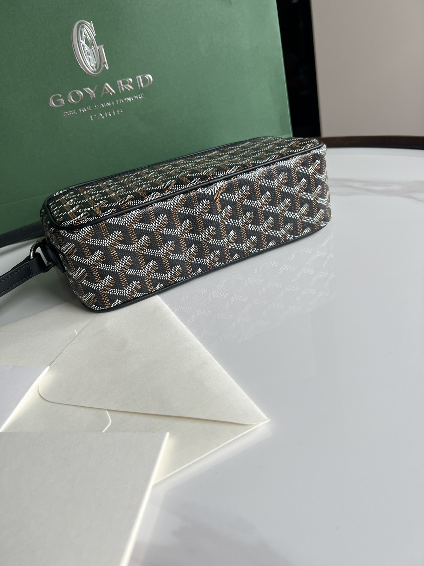 戈雅 GOYARD Cap-Vert Y  字老花满印抗压皮革手柄 帆布拼牛皮 相机包  CAPVE2PMLTY 黑棕色