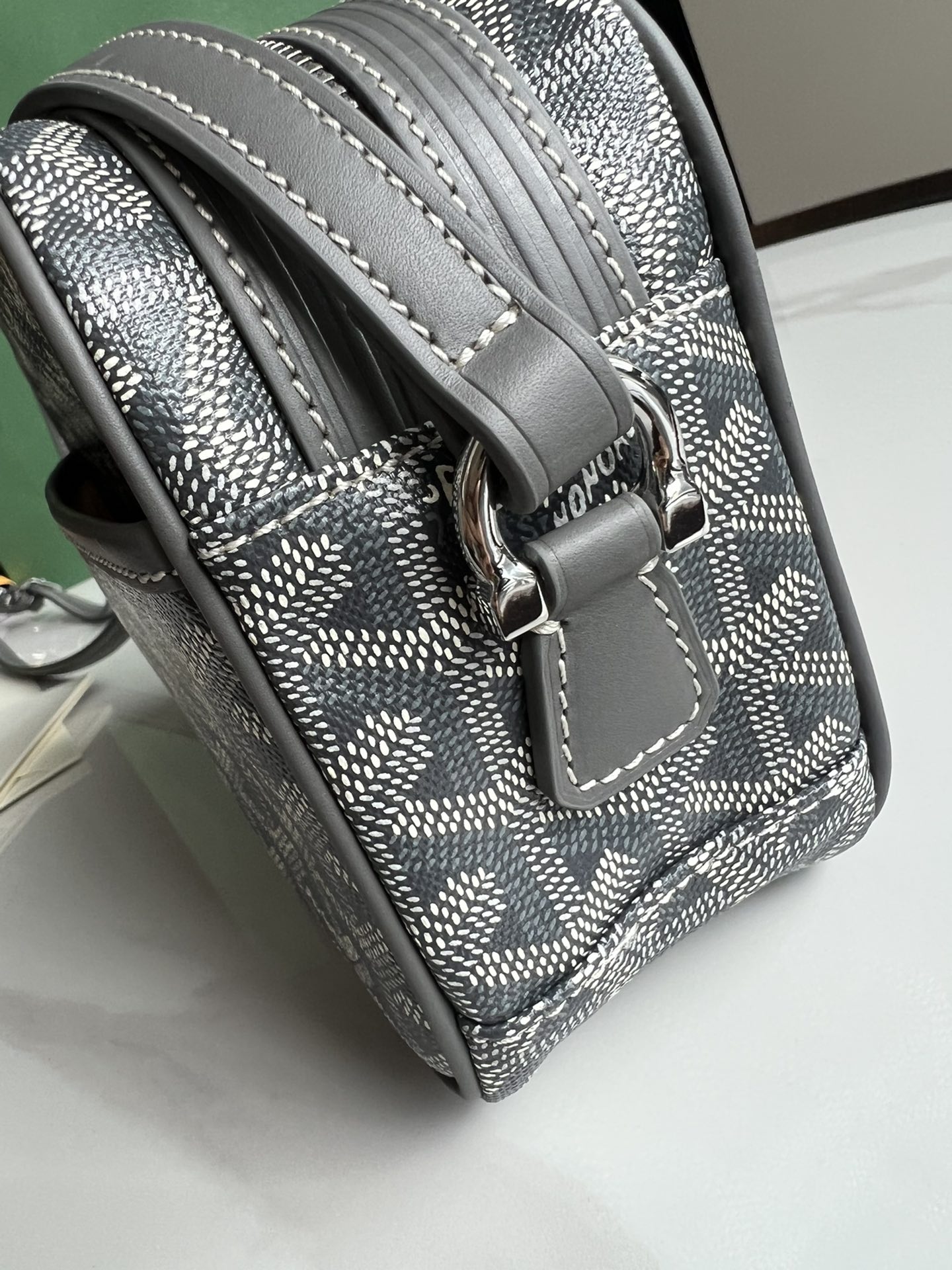 戈雅 GOYARD Cap-Vert Y  字老花满印抗压皮革手柄 帆布拼牛皮 相机包  CAPVE2PMLTY 灰色