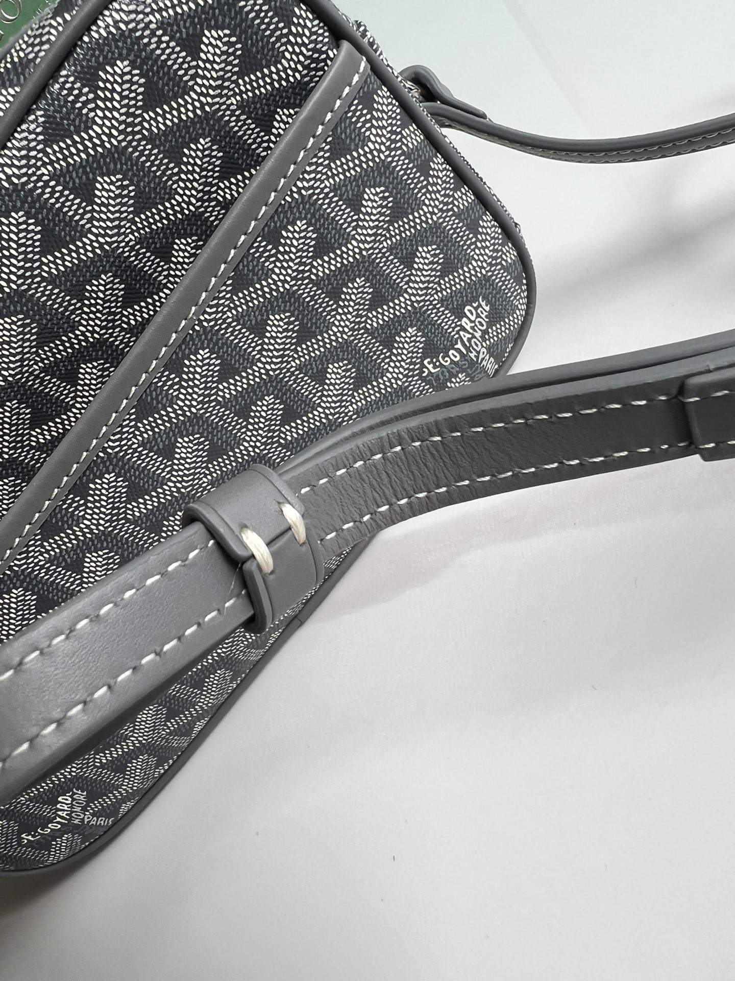 戈雅 GOYARD Cap-Vert Y  字老花满印抗压皮革手柄 帆布拼牛皮 相机包  CAPVE2PMLTY 灰色